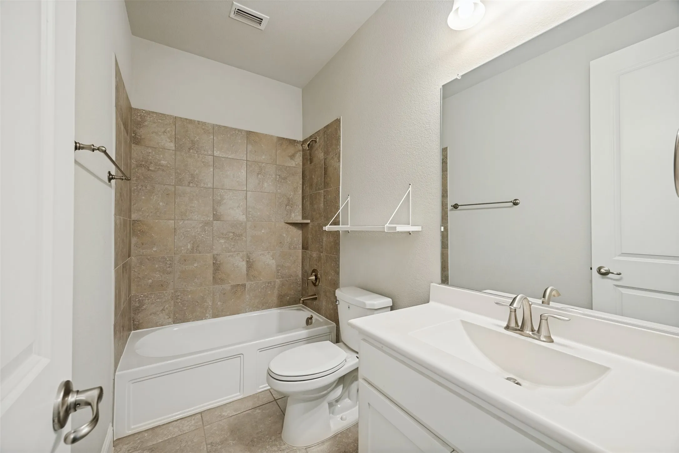 Single Family Residence For Sale in Collin County , 8241 Blumelia Drive, Dallas, Texas 75252, 4 Bedroom, 3 Bathroom, 2 Garage spaces, 2,178 Sqft, built in 2019, mls#21376548, Real Estate Agent in Dallas, Homes For Sale in Collin county, Homes For Sale in Dallas, Realtor in Dallas Texas, Real Estate Brokerage Independent Realty Texas, Luminita Cordes Realtor