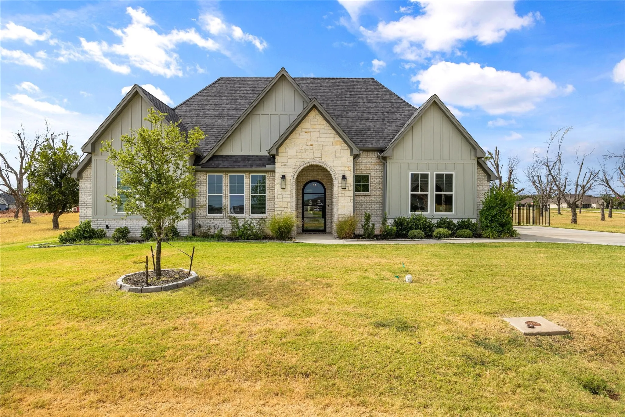 Single Family Residence For Sale in Hood County , 2703 Village Road, Granbury, Texas 76049, 3 Bedroom, 4 Bathroom, 3 Garage spaces, 2,994 Sqft, built in 2022, mls#21379652, Real Estate Agent in Granbury, Homes For Sale in Hood county, Homes For Sale in Granbury, Realtor in Granbury Texas, Real Estate Brokerage Independent Realty Texas, Luminita Cordes Realtor