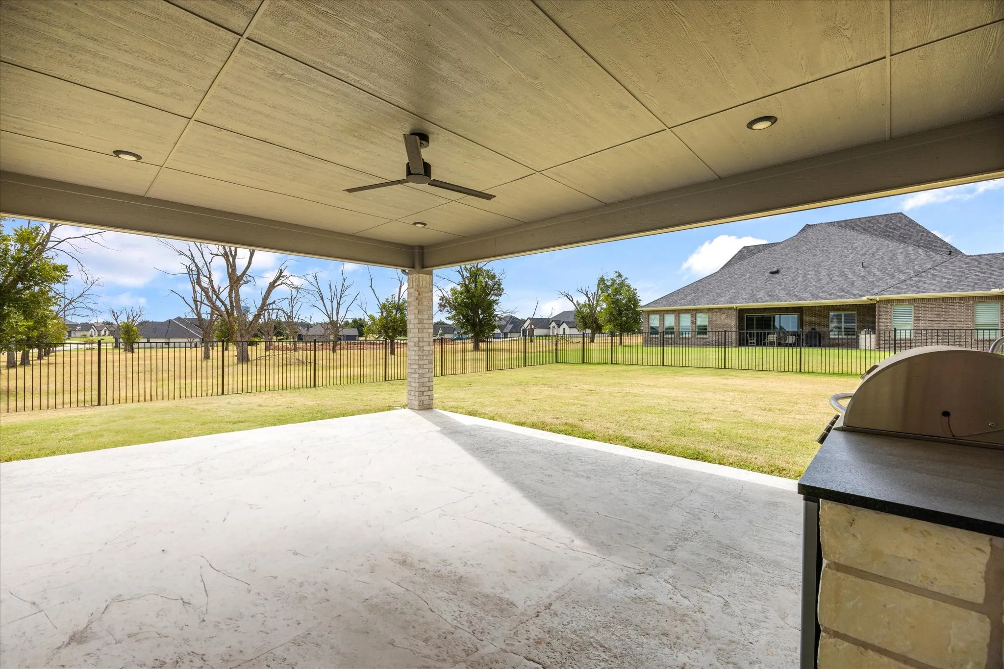 Single Family Residence For Sale in Hood County , 2703 Village Road, Granbury, Texas 76049, 3 Bedroom, 4 Bathroom, 3 Garage spaces, 2,994 Sqft, built in 2022, mls#21379652, Real Estate Agent in Granbury, Homes For Sale in Hood county, Homes For Sale in Granbury, Realtor in Granbury Texas, Real Estate Brokerage Independent Realty Texas, Luminita Cordes Realtor