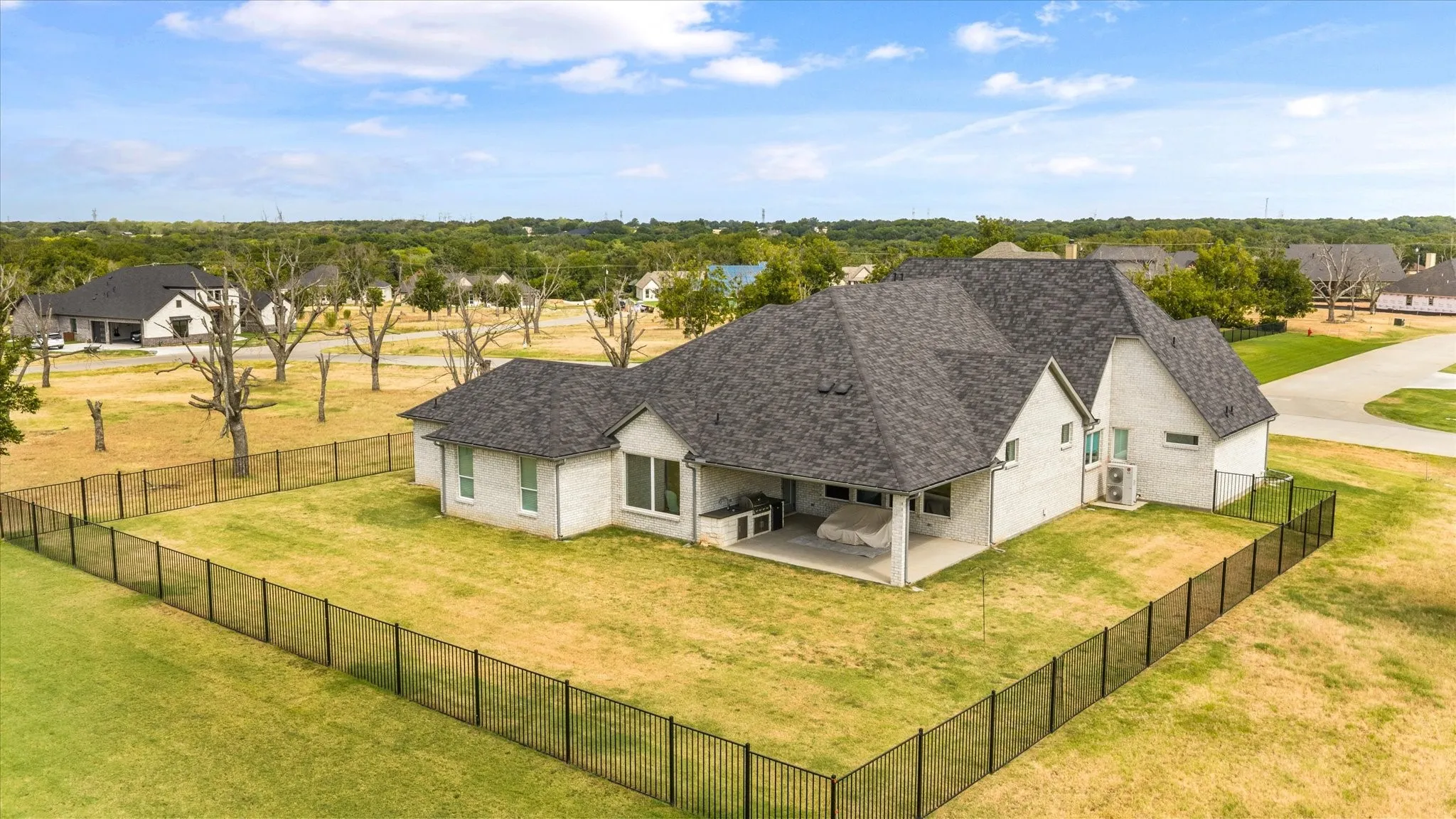 Single Family Residence For Sale in Hood County , 2703 Village Road, Granbury, Texas 76049, 3 Bedroom, 4 Bathroom, 3 Garage spaces, 2,994 Sqft, built in 2022, mls#21379652, Real Estate Agent in Granbury, Homes For Sale in Hood county, Homes For Sale in Granbury, Realtor in Granbury Texas, Real Estate Brokerage Independent Realty Texas, Luminita Cordes Realtor