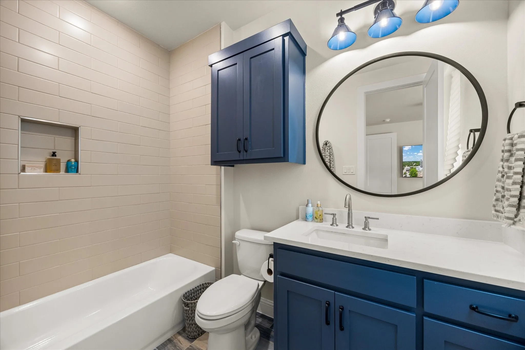 Single Family Residence For Sale in Hood County , 2703 Village Road, Granbury, Texas 76049, 3 Bedroom, 4 Bathroom, 3 Garage spaces, 2,994 Sqft, built in 2022, mls#21379652, Real Estate Agent in Granbury, Homes For Sale in Hood county, Homes For Sale in Granbury, Realtor in Granbury Texas, Real Estate Brokerage Independent Realty Texas, Luminita Cordes Realtor