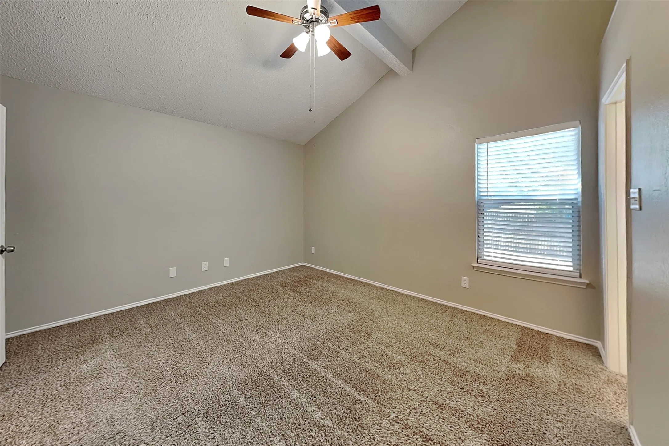 Single Family Residence For Rent in Tarrant County , 4636 Feathercrest Drive, Fort Worth, Texas 76137, 3 Bedroom, 2 Bathroom, 2 Garage spaces, 1,427 Sqft, built in 1991, mls#21379657, Real Estate Agent in Fort Worth, Homes For Rent in Tarrant county, Homes For Rent in Fort Worth, Realtor in Fort Worth Texas, Real Estate Brokerage Independent Realty Texas, Luminita Cordes Realtor