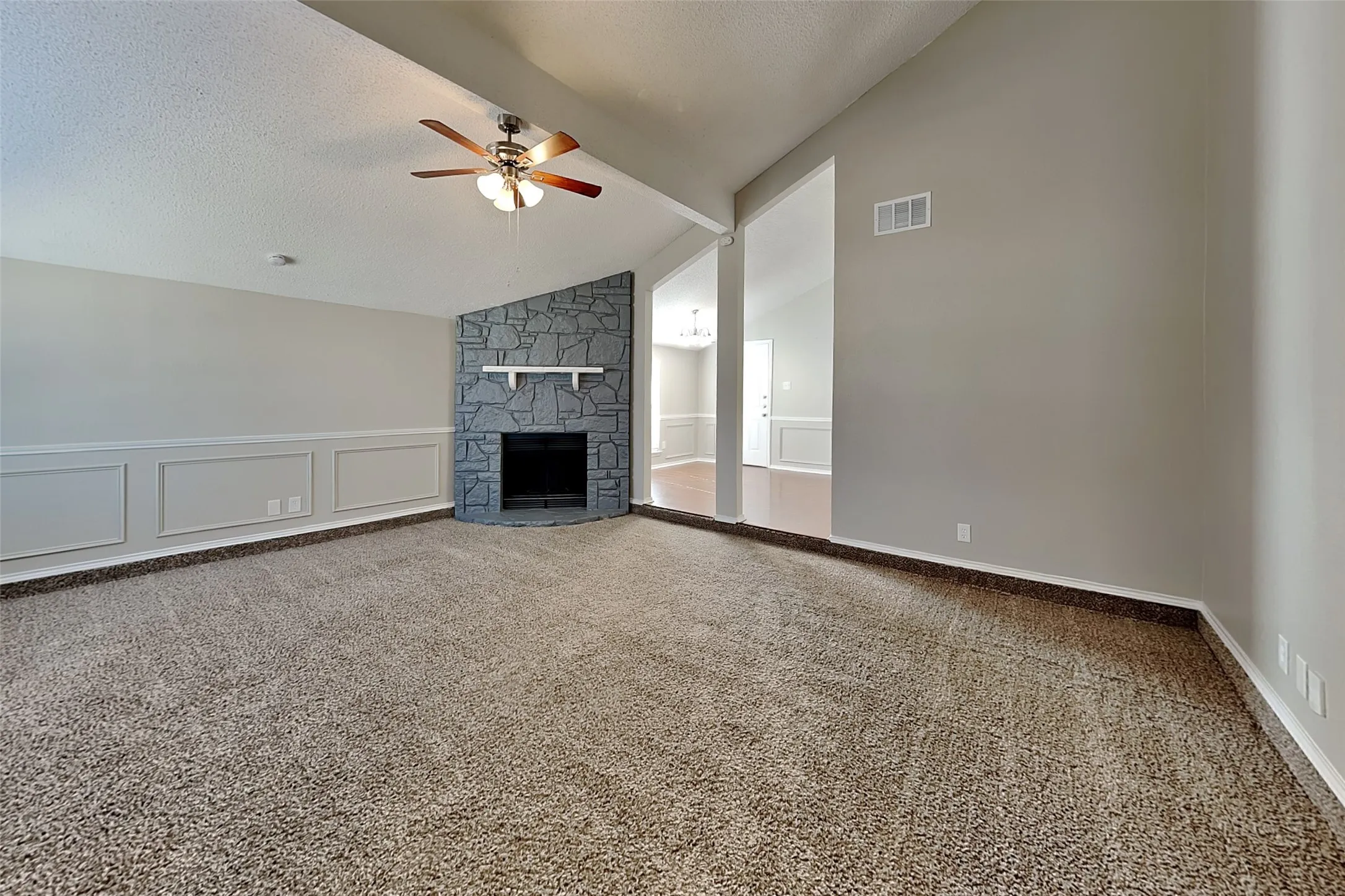 Single Family Residence For Rent in Tarrant County , 4636 Feathercrest Drive, Fort Worth, Texas 76137, 3 Bedroom, 2 Bathroom, 2 Garage spaces, 1,427 Sqft, built in 1991, mls#21379657, Real Estate Agent in Fort Worth, Homes For Rent in Tarrant county, Homes For Rent in Fort Worth, Realtor in Fort Worth Texas, Real Estate Brokerage Independent Realty Texas, Luminita Cordes Realtor