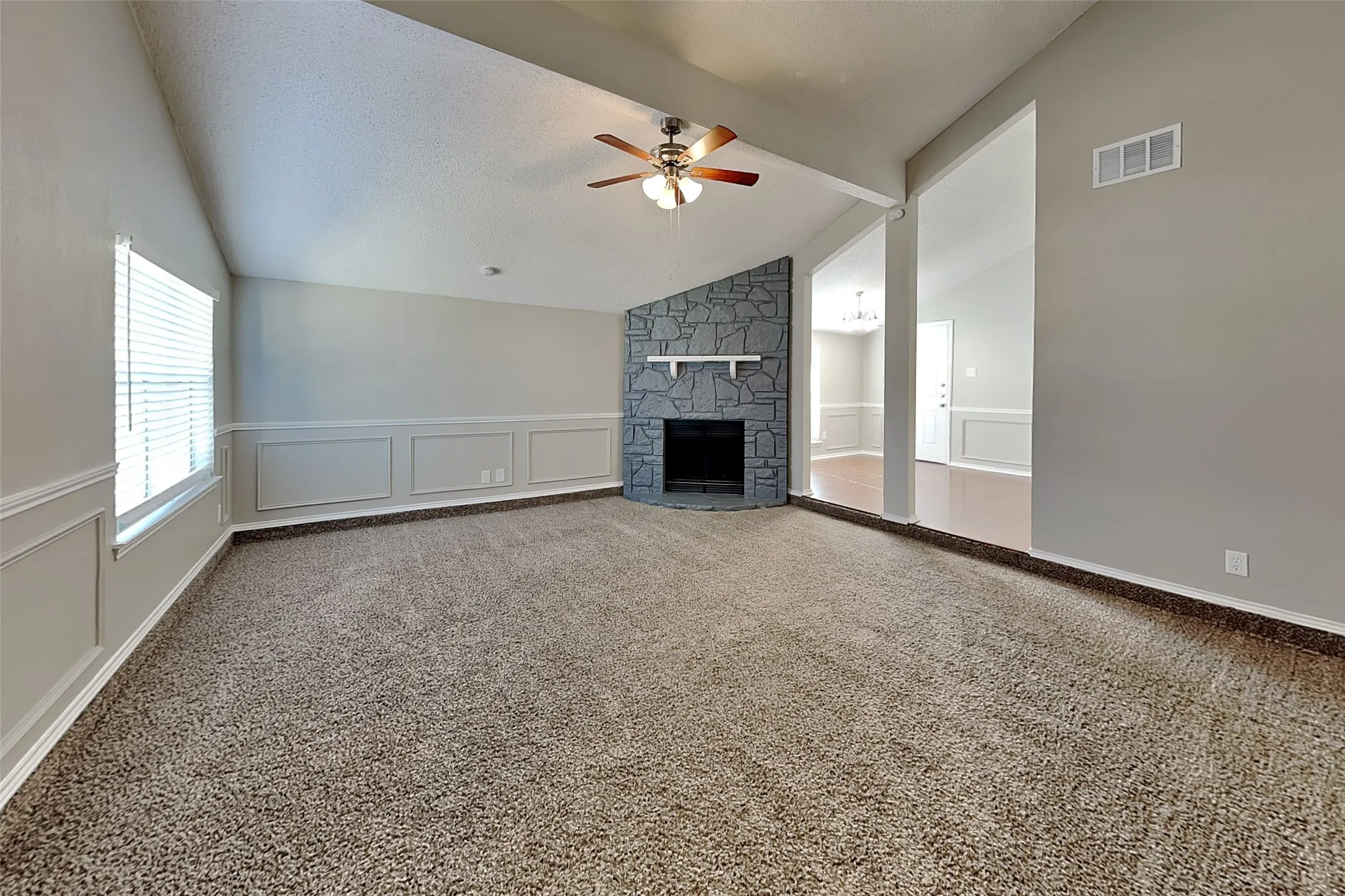 Single Family Residence For Rent in Tarrant County , 4636 Feathercrest Drive, Fort Worth, Texas 76137, 3 Bedroom, 2 Bathroom, 2 Garage spaces, 1,427 Sqft, built in 1991, mls#21379657, Real Estate Agent in Fort Worth, Homes For Rent in Tarrant county, Homes For Rent in Fort Worth, Realtor in Fort Worth Texas, Real Estate Brokerage Independent Realty Texas, Luminita Cordes Realtor