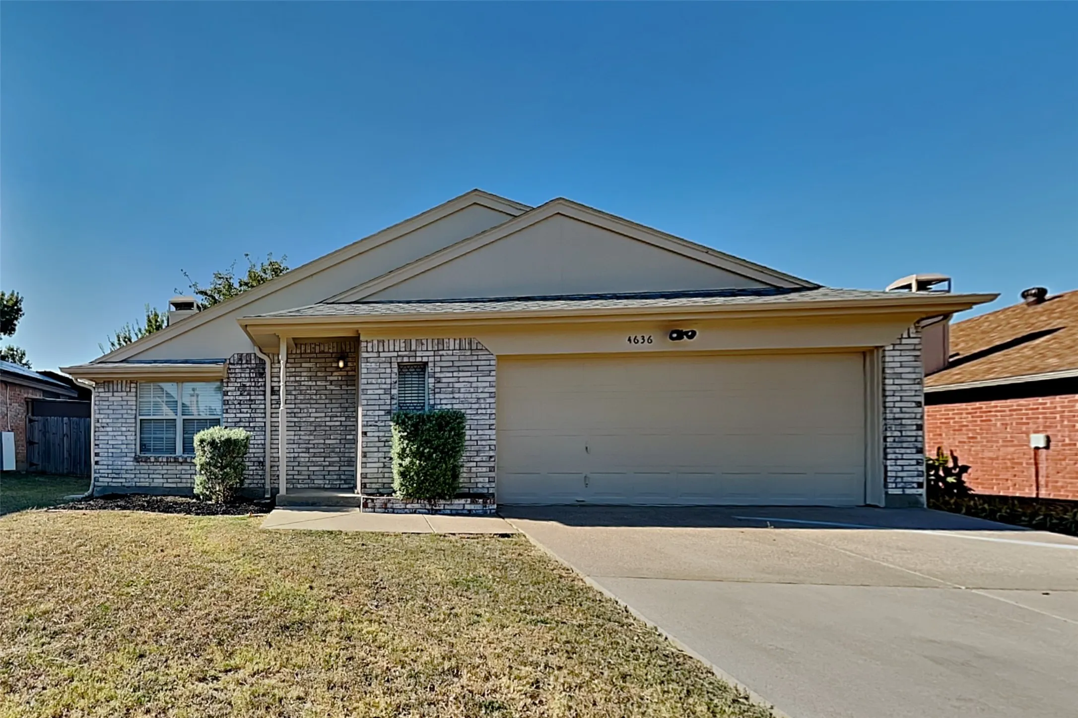 Single Family Residence For Rent in Tarrant County , 4636 Feathercrest Drive, Fort Worth, Texas 76137, 3 Bedroom, 2 Bathroom, 2 Garage spaces, 1,427 Sqft, built in 1991, mls#21379657, Real Estate Agent in Fort Worth, Homes For Rent in Tarrant county, Homes For Rent in Fort Worth, Realtor in Fort Worth Texas, Real Estate Brokerage Independent Realty Texas, Luminita Cordes Realtor