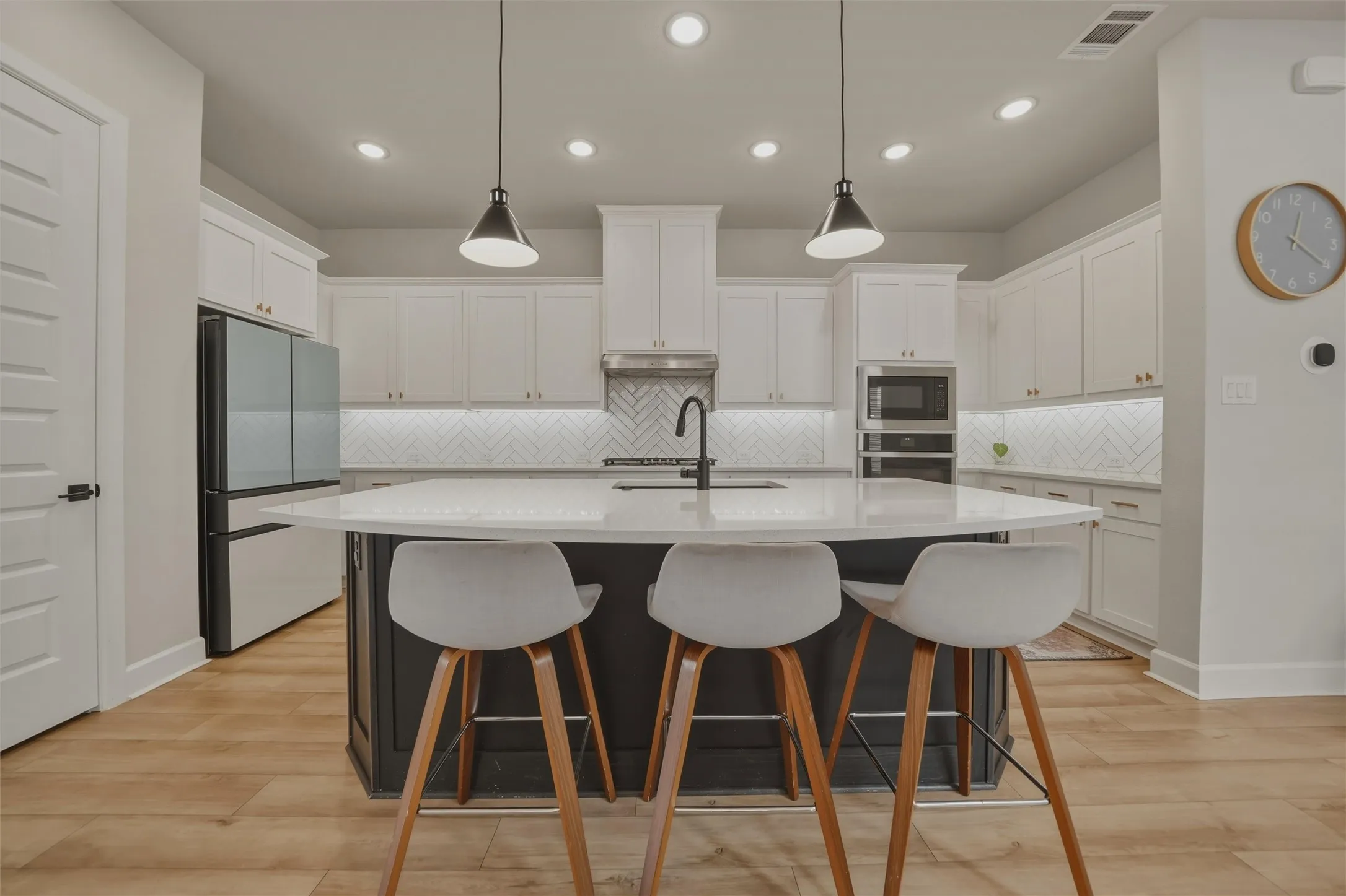 Single Family Residence For Sale in Tarrant County , 8849 Redding Street, North Richland Hills, Texas 76180, 3 Bedroom, 3 Bathroom, 2 Garage spaces, 2,556 Sqft, built in 2022, mls#21379614, Real Estate Agent in North Richland Hills, Homes For Sale in Tarrant county, Homes For Sale in North Richland Hills, Realtor in North Richland Hills Texas, Real Estate Brokerage Independent Realty Texas, Luminita Cordes Realtor