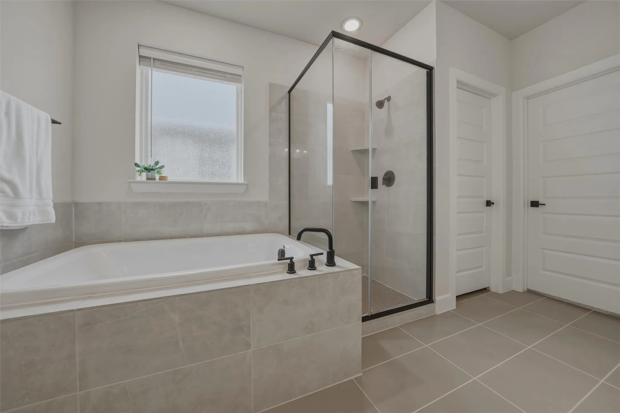 Single Family Residence For Sale in Tarrant County , 8849 Redding Street, North Richland Hills, Texas 76180, 3 Bedroom, 3 Bathroom, 2 Garage spaces, 2,556 Sqft, built in 2022, mls#21379614, Real Estate Agent in North Richland Hills, Homes For Sale in Tarrant county, Homes For Sale in North Richland Hills, Realtor in North Richland Hills Texas, Real Estate Brokerage Independent Realty Texas, Luminita Cordes Realtor