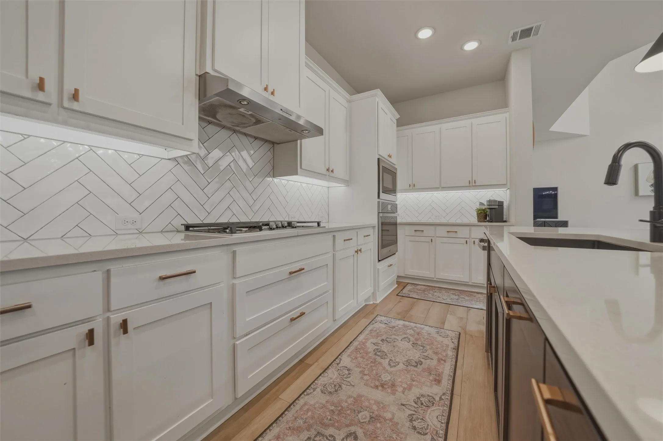 Single Family Residence For Sale in Tarrant County , 8849 Redding Street, North Richland Hills, Texas 76180, 3 Bedroom, 3 Bathroom, 2 Garage spaces, 2,556 Sqft, built in 2022, mls#21379614, Real Estate Agent in North Richland Hills, Homes For Sale in Tarrant county, Homes For Sale in North Richland Hills, Realtor in North Richland Hills Texas, Real Estate Brokerage Independent Realty Texas, Luminita Cordes Realtor