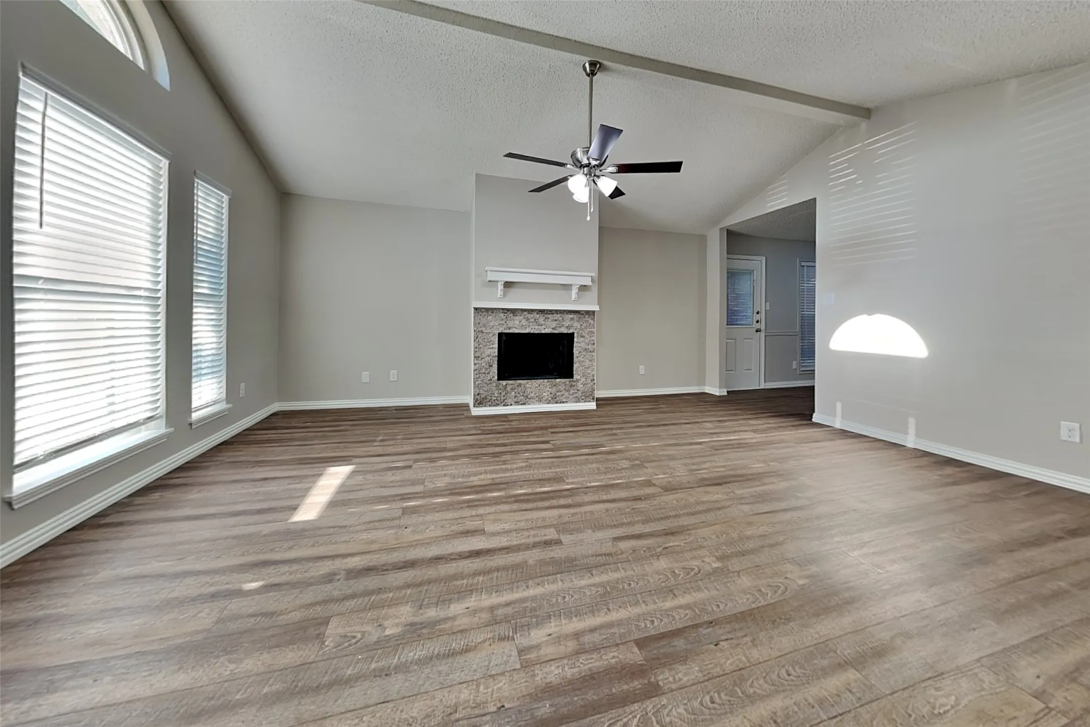 Single Family Residence For Rent in Tarrant County , 6006 Lavaca Drive, Arlington, Texas 76018, 3 Bedroom, 2 Bathroom, 2 Garage spaces, 1,428 Sqft, built in 1993, mls#21379664, Real Estate Agent in Arlington, Homes For Rent in Tarrant county, Homes For Rent in Arlington, Realtor in Arlington Texas, Real Estate Brokerage Independent Realty Texas, Luminita Cordes Realtor