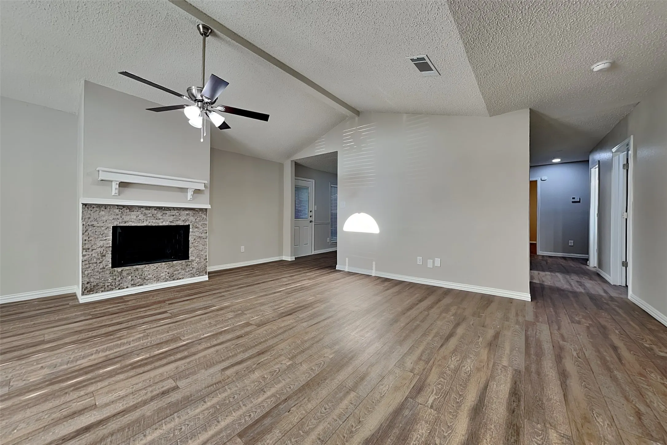 Single Family Residence For Rent in Tarrant County , 6006 Lavaca Drive, Arlington, Texas 76018, 3 Bedroom, 2 Bathroom, 2 Garage spaces, 1,428 Sqft, built in 1993, mls#21379664, Real Estate Agent in Arlington, Homes For Rent in Tarrant county, Homes For Rent in Arlington, Realtor in Arlington Texas, Real Estate Brokerage Independent Realty Texas, Luminita Cordes Realtor