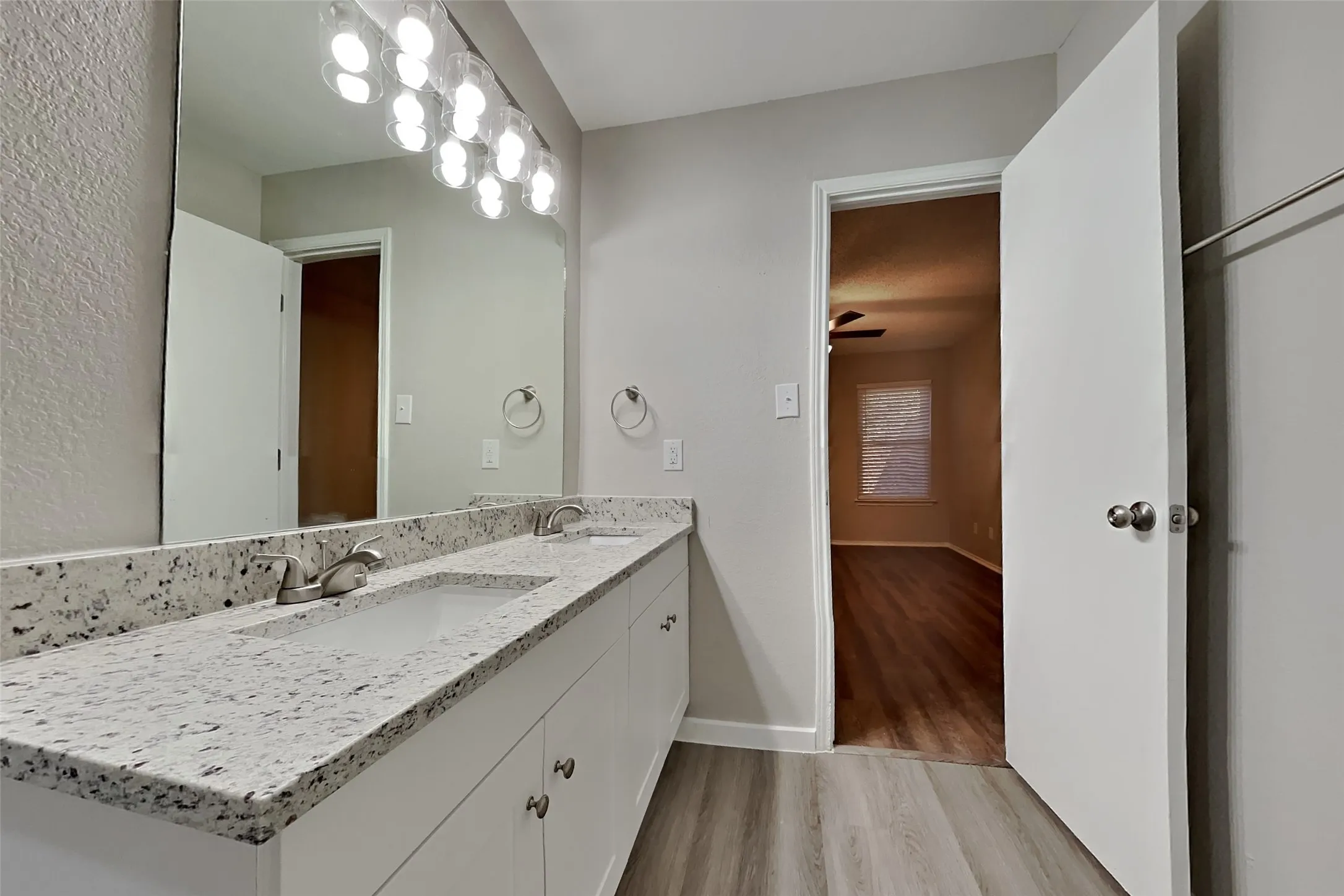 Single Family Residence For Rent in Tarrant County , 6006 Lavaca Drive, Arlington, Texas 76018, 3 Bedroom, 2 Bathroom, 2 Garage spaces, 1,428 Sqft, built in 1993, mls#21379664, Real Estate Agent in Arlington, Homes For Rent in Tarrant county, Homes For Rent in Arlington, Realtor in Arlington Texas, Real Estate Brokerage Independent Realty Texas, Luminita Cordes Realtor