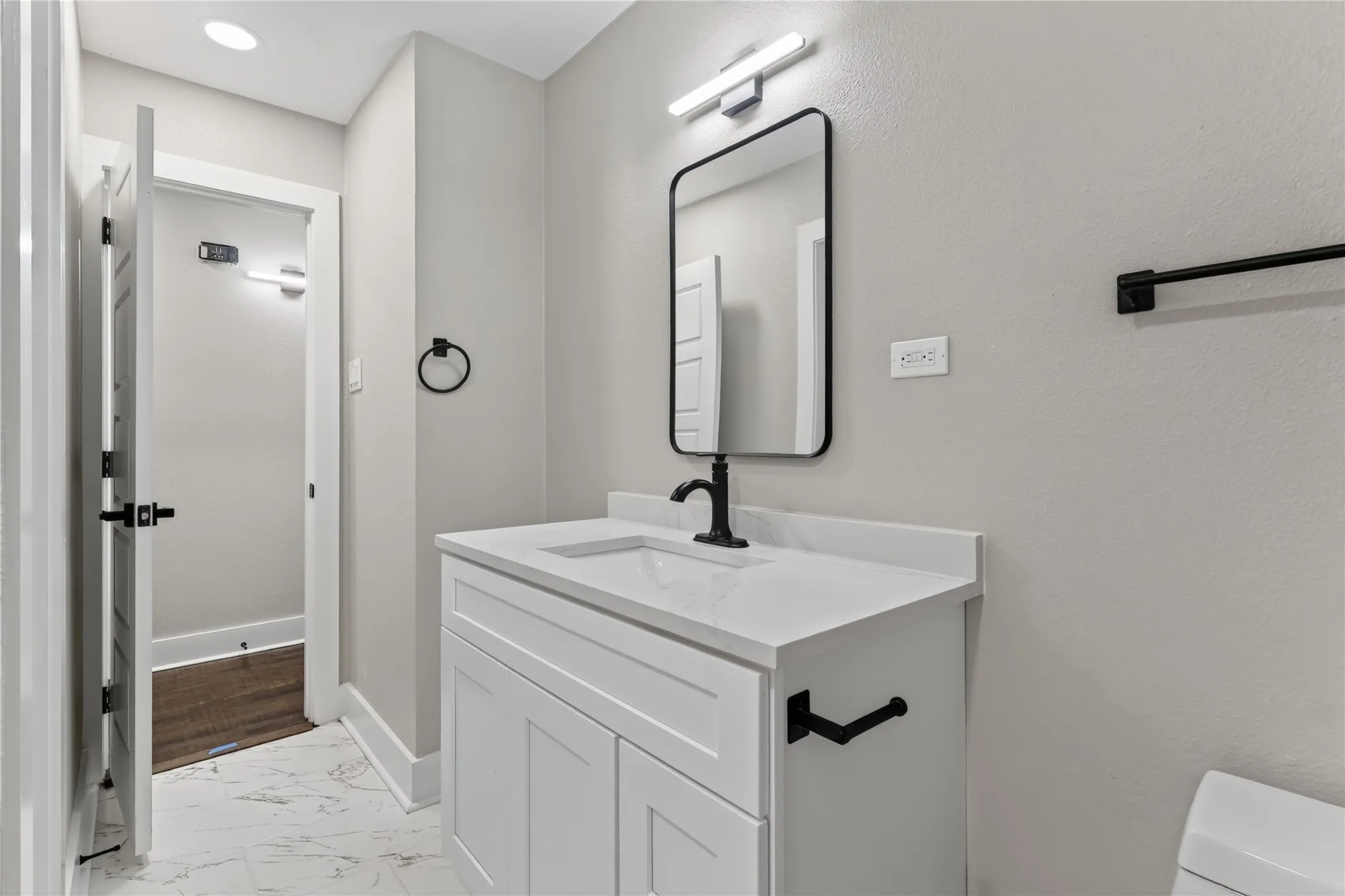 Single Family Residence For Sale in Dallas County , 1240 Tosch Lane, Mesquite, Texas 75149, 3 Bedroom, 2 Bathroom, 2 Garage spaces, 1,893 Sqft, built in 1959, mls#21379666, Real Estate Agent in Mesquite, Homes For Sale in Dallas county, Homes For Sale in Mesquite, Realtor in Mesquite Texas, Real Estate Brokerage Independent Realty Texas, Luminita Cordes Realtor
