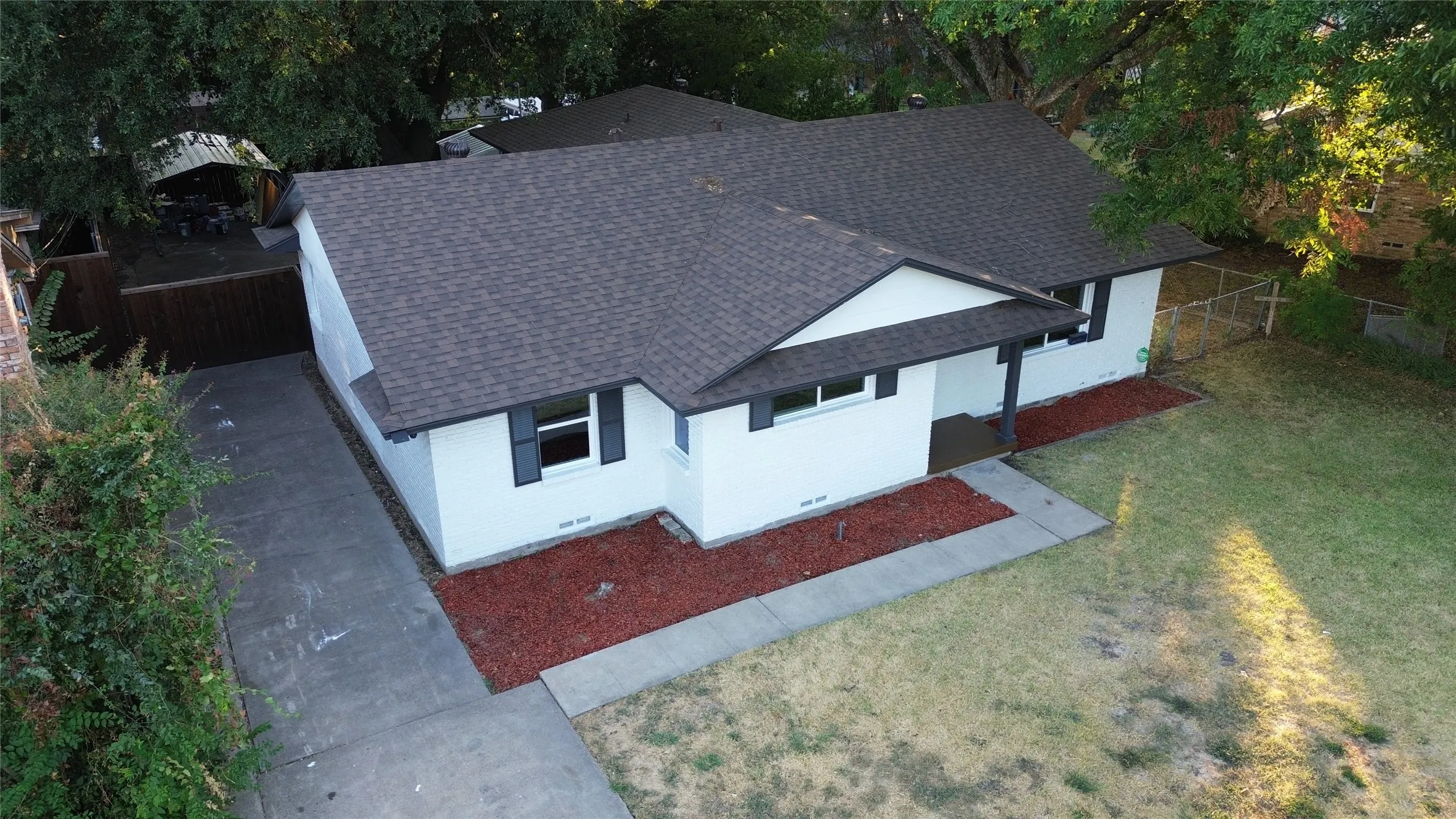 Single Family Residence For Sale in Dallas County , 1240 Tosch Lane, Mesquite, Texas 75149, 3 Bedroom, 2 Bathroom, 2 Garage spaces, 1,893 Sqft, built in 1959, mls#21379666, Real Estate Agent in Mesquite, Homes For Sale in Dallas county, Homes For Sale in Mesquite, Realtor in Mesquite Texas, Real Estate Brokerage Independent Realty Texas, Luminita Cordes Realtor