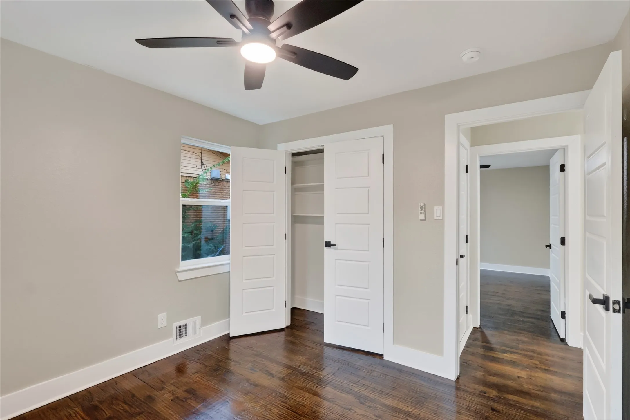 Single Family Residence For Sale in Dallas County , 1240 Tosch Lane, Mesquite, Texas 75149, 3 Bedroom, 2 Bathroom, 2 Garage spaces, 1,893 Sqft, built in 1959, mls#21379666, Real Estate Agent in Mesquite, Homes For Sale in Dallas county, Homes For Sale in Mesquite, Realtor in Mesquite Texas, Real Estate Brokerage Independent Realty Texas, Luminita Cordes Realtor