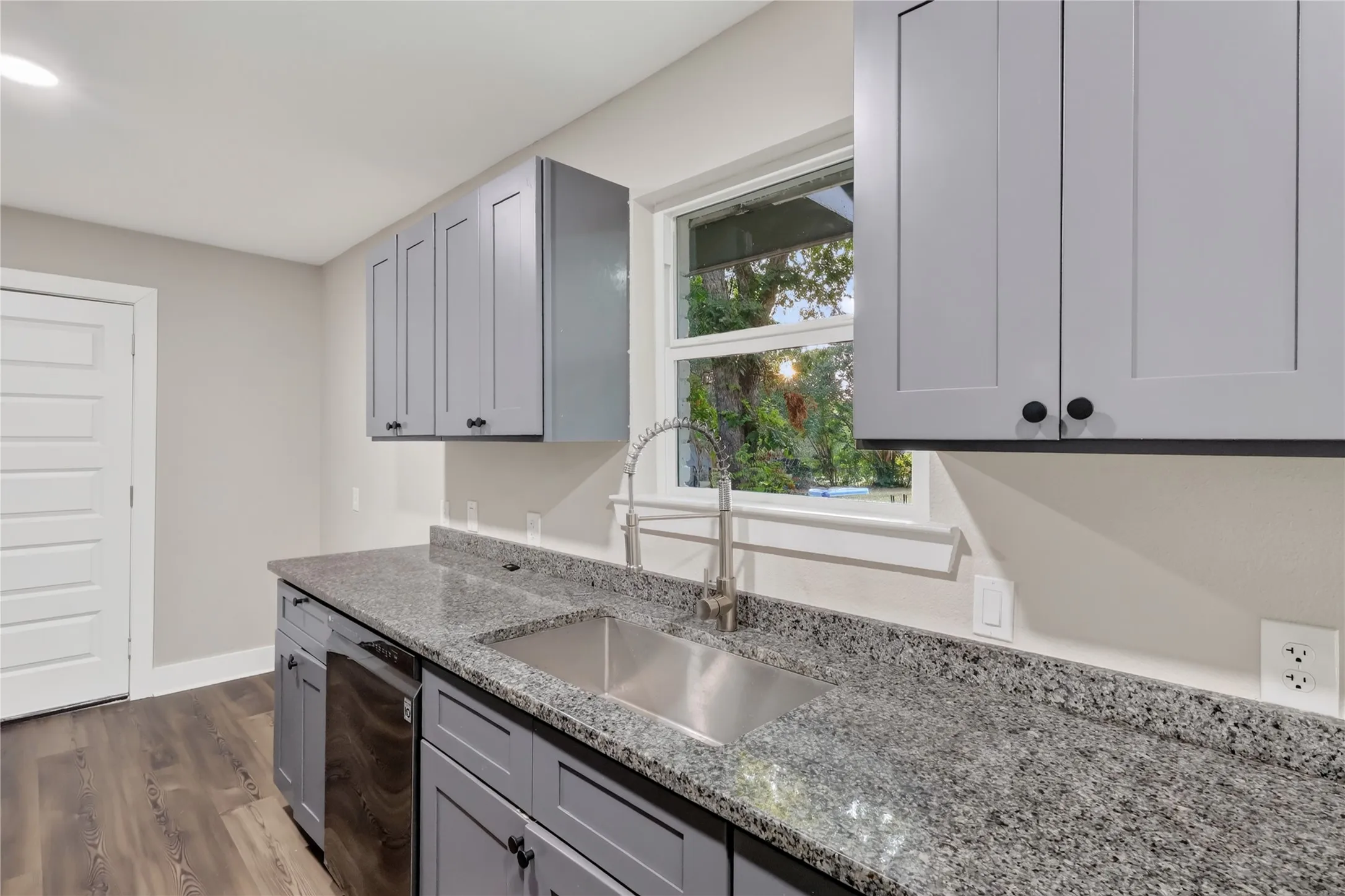 Single Family Residence For Sale in Dallas County , 1240 Tosch Lane, Mesquite, Texas 75149, 3 Bedroom, 2 Bathroom, 2 Garage spaces, 1,893 Sqft, built in 1959, mls#21379666, Real Estate Agent in Mesquite, Homes For Sale in Dallas county, Homes For Sale in Mesquite, Realtor in Mesquite Texas, Real Estate Brokerage Independent Realty Texas, Luminita Cordes Realtor