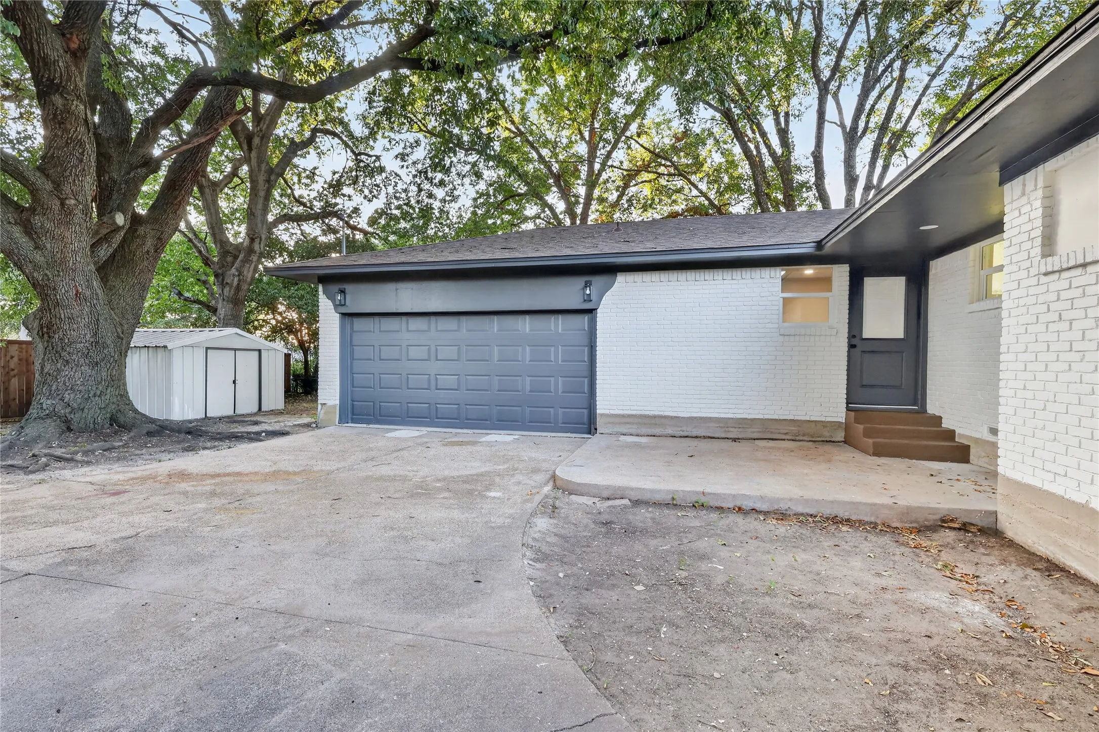 Single Family Residence For Sale in Dallas County , 1240 Tosch Lane, Mesquite, Texas 75149, 3 Bedroom, 2 Bathroom, 2 Garage spaces, 1,893 Sqft, built in 1959, mls#21379666, Real Estate Agent in Mesquite, Homes For Sale in Dallas county, Homes For Sale in Mesquite, Realtor in Mesquite Texas, Real Estate Brokerage Independent Realty Texas, Luminita Cordes Realtor
