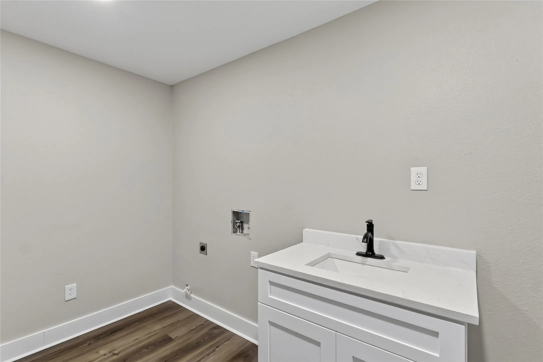 Single Family Residence For Sale in Dallas County , 1240 Tosch Lane, Mesquite, Texas 75149, 3 Bedroom, 2 Bathroom, 2 Garage spaces, 1,893 Sqft, built in 1959, mls#21379666, Real Estate Agent in Mesquite, Homes For Sale in Dallas county, Homes For Sale in Mesquite, Realtor in Mesquite Texas, Real Estate Brokerage Independent Realty Texas, Luminita Cordes Realtor