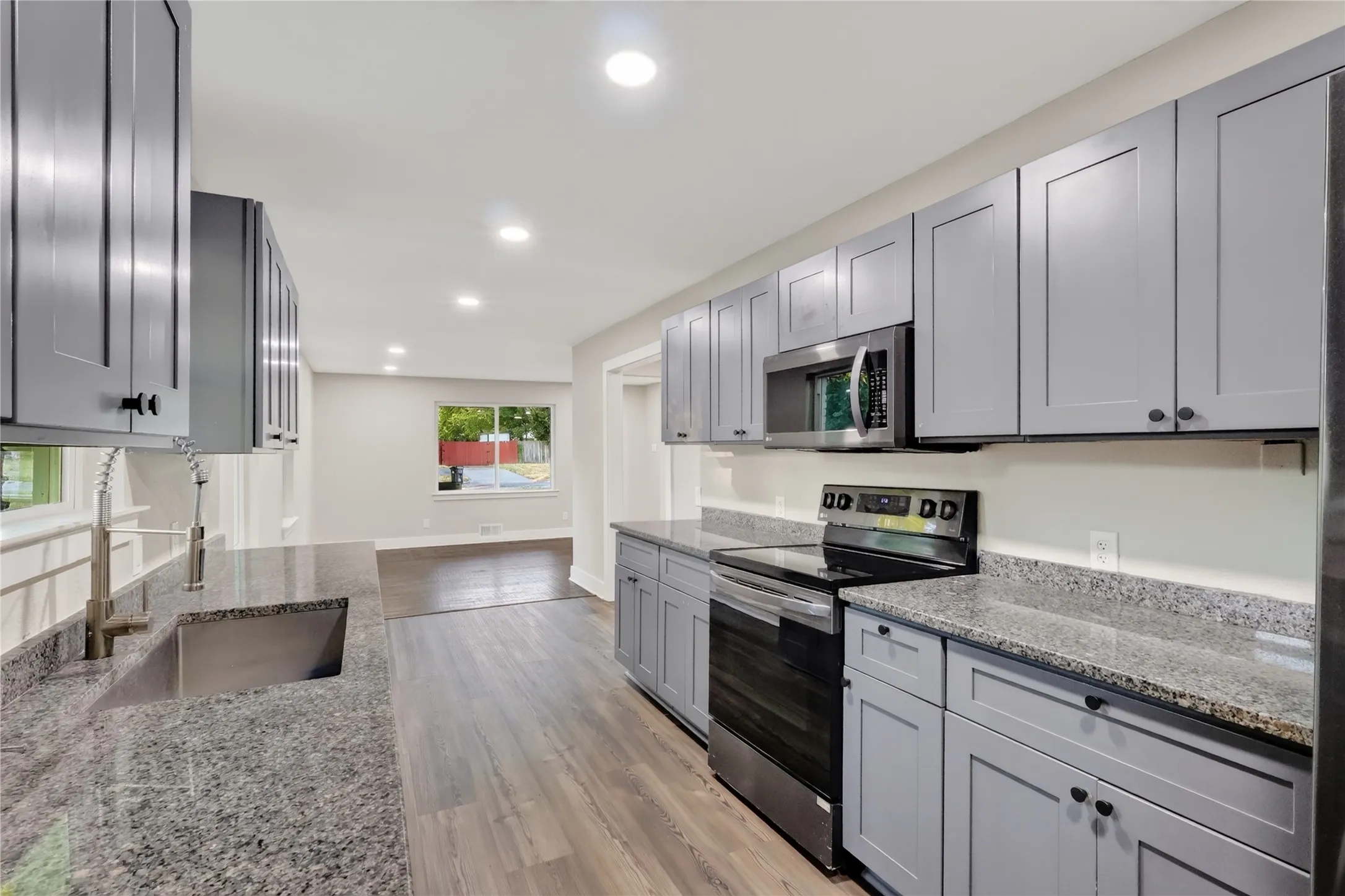 Single Family Residence For Sale in Dallas County , 1240 Tosch Lane, Mesquite, Texas 75149, 3 Bedroom, 2 Bathroom, 2 Garage spaces, 1,893 Sqft, built in 1959, mls#21379666, Real Estate Agent in Mesquite, Homes For Sale in Dallas county, Homes For Sale in Mesquite, Realtor in Mesquite Texas, Real Estate Brokerage Independent Realty Texas, Luminita Cordes Realtor