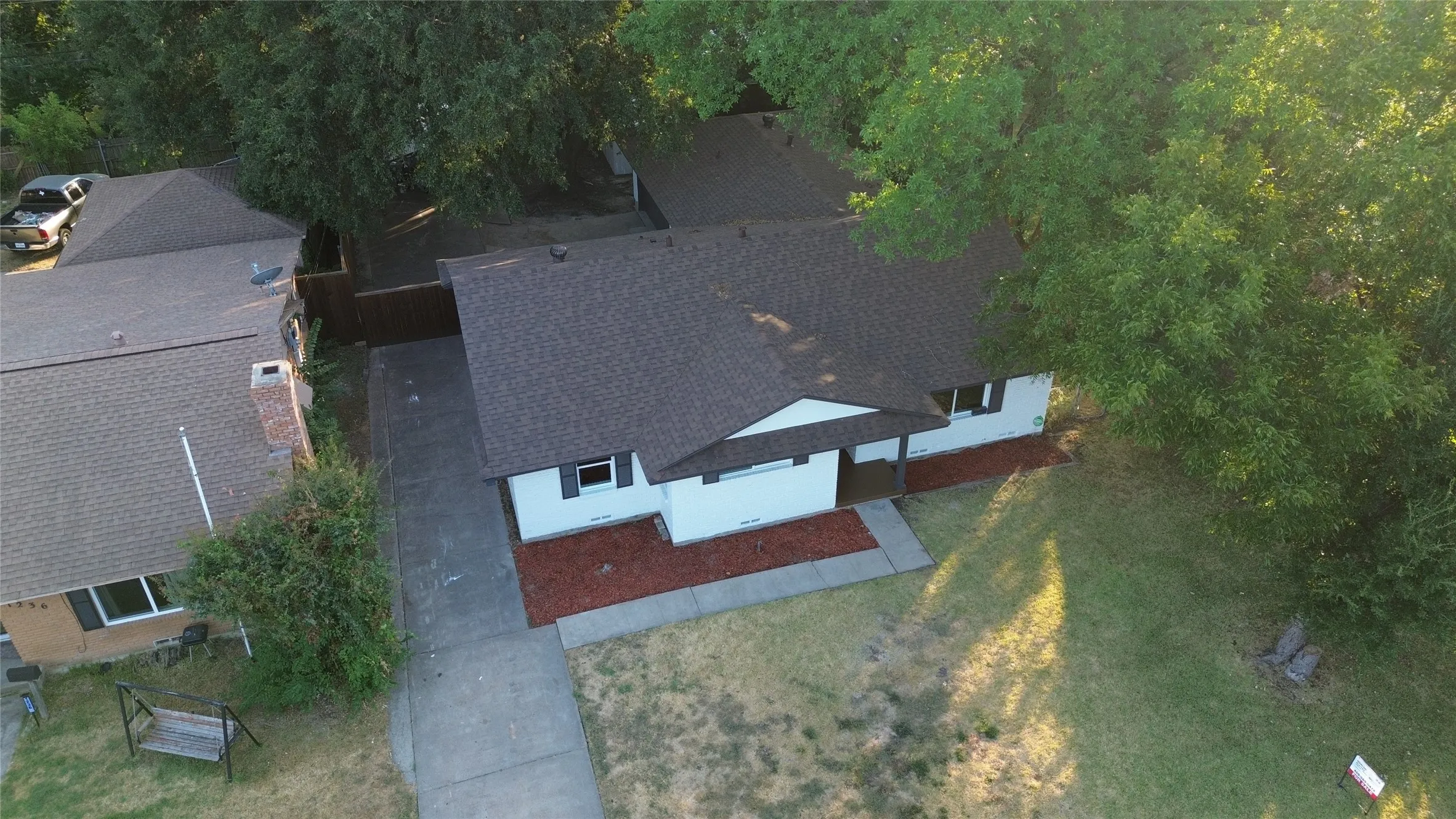 Single Family Residence For Sale in Dallas County , 1240 Tosch Lane, Mesquite, Texas 75149, 3 Bedroom, 2 Bathroom, 2 Garage spaces, 1,893 Sqft, built in 1959, mls#21379666, Real Estate Agent in Mesquite, Homes For Sale in Dallas county, Homes For Sale in Mesquite, Realtor in Mesquite Texas, Real Estate Brokerage Independent Realty Texas, Luminita Cordes Realtor