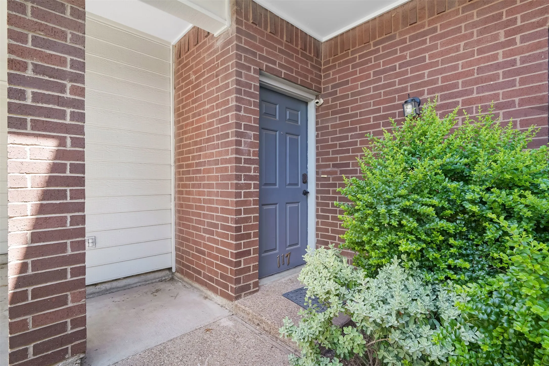 Condominium For Rent in Dallas County , 5100 Verde Valley Lane 117, Dallas, Texas 75254, 2 Bedroom, 2 Bathroom, Garage spaces, 1,013 Sqft, built in 1982, mls#21377128, Real Estate Agent in Dallas, Homes For Rent in Dallas county, Homes For Rent in Dallas, Realtor in Dallas Texas, Real Estate Brokerage Independent Realty Texas, Luminita Cordes Realtor