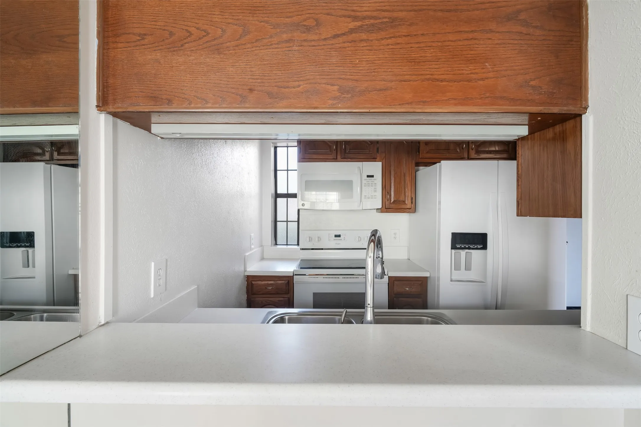Condominium For Rent in Dallas County , 5100 Verde Valley Lane 117, Dallas, Texas 75254, 2 Bedroom, 2 Bathroom, Garage spaces, 1,013 Sqft, built in 1982, mls#21377128, Real Estate Agent in Dallas, Homes For Rent in Dallas county, Homes For Rent in Dallas, Realtor in Dallas Texas, Real Estate Brokerage Independent Realty Texas, Luminita Cordes Realtor