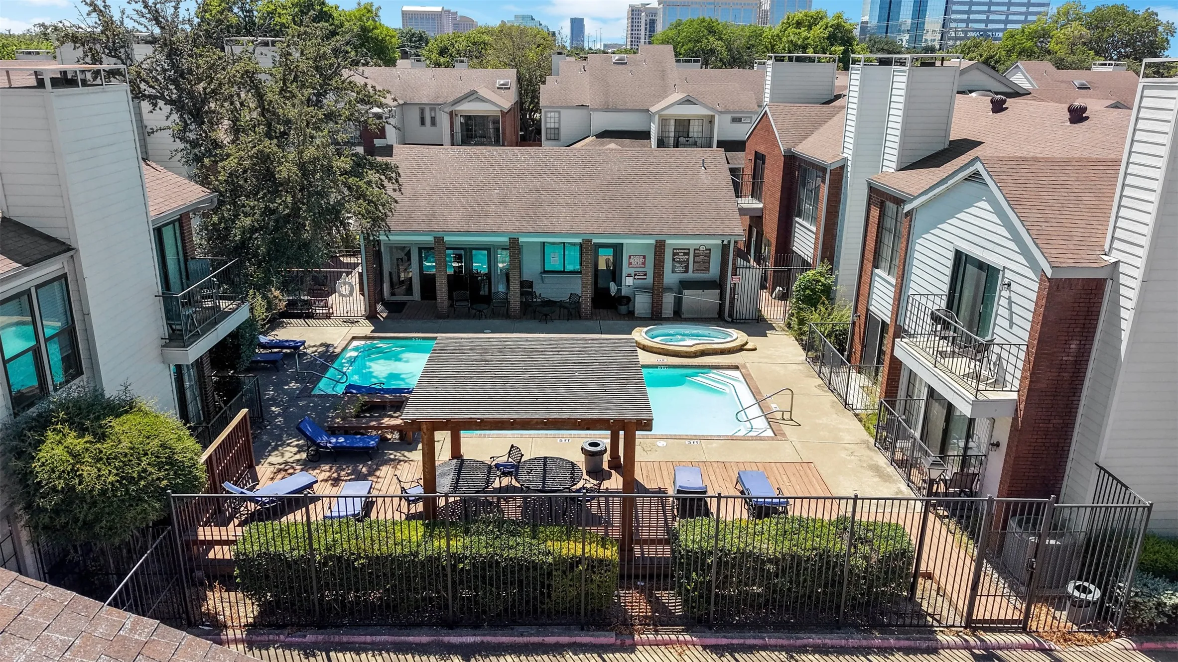 Condominium For Rent in Dallas County , 5100 Verde Valley Lane 117, Dallas, Texas 75254, 2 Bedroom, 2 Bathroom, Garage spaces, 1,013 Sqft, built in 1982, mls#21377128, Real Estate Agent in Dallas, Homes For Rent in Dallas county, Homes For Rent in Dallas, Realtor in Dallas Texas, Real Estate Brokerage Independent Realty Texas, Luminita Cordes Realtor