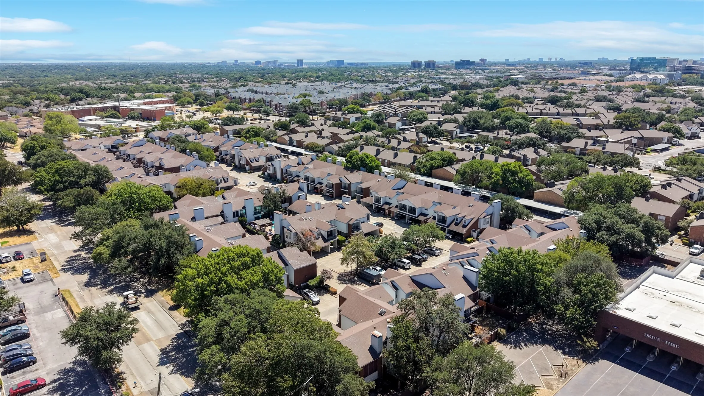Condominium For Rent in Dallas County , 5100 Verde Valley Lane 117, Dallas, Texas 75254, 2 Bedroom, 2 Bathroom, Garage spaces, 1,013 Sqft, built in 1982, mls#21377128, Real Estate Agent in Dallas, Homes For Rent in Dallas county, Homes For Rent in Dallas, Realtor in Dallas Texas, Real Estate Brokerage Independent Realty Texas, Luminita Cordes Realtor