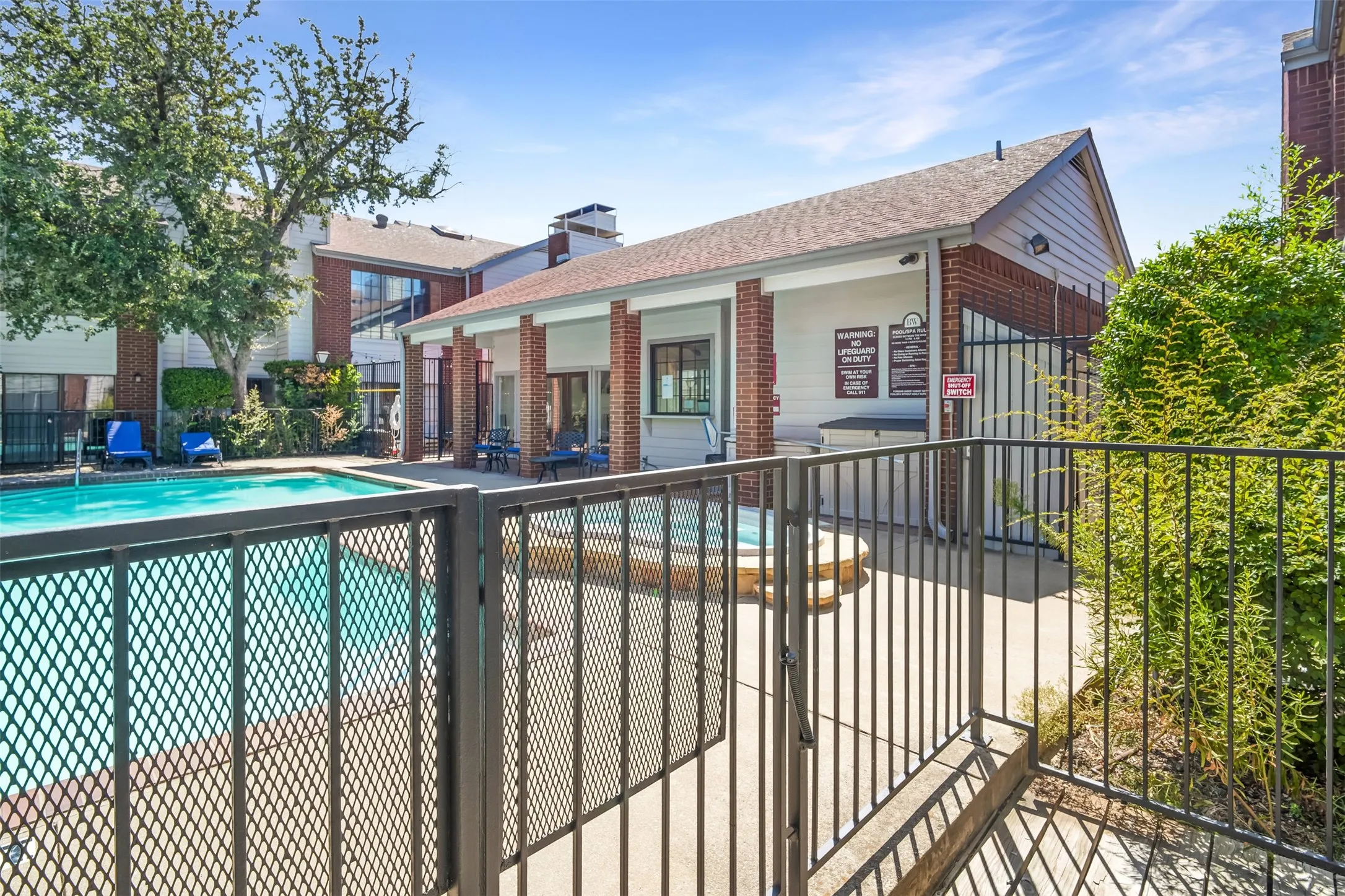 Condominium For Rent in Dallas County , 5100 Verde Valley Lane 117, Dallas, Texas 75254, 2 Bedroom, 2 Bathroom, Garage spaces, 1,013 Sqft, built in 1982, mls#21377128, Real Estate Agent in Dallas, Homes For Rent in Dallas county, Homes For Rent in Dallas, Realtor in Dallas Texas, Real Estate Brokerage Independent Realty Texas, Luminita Cordes Realtor