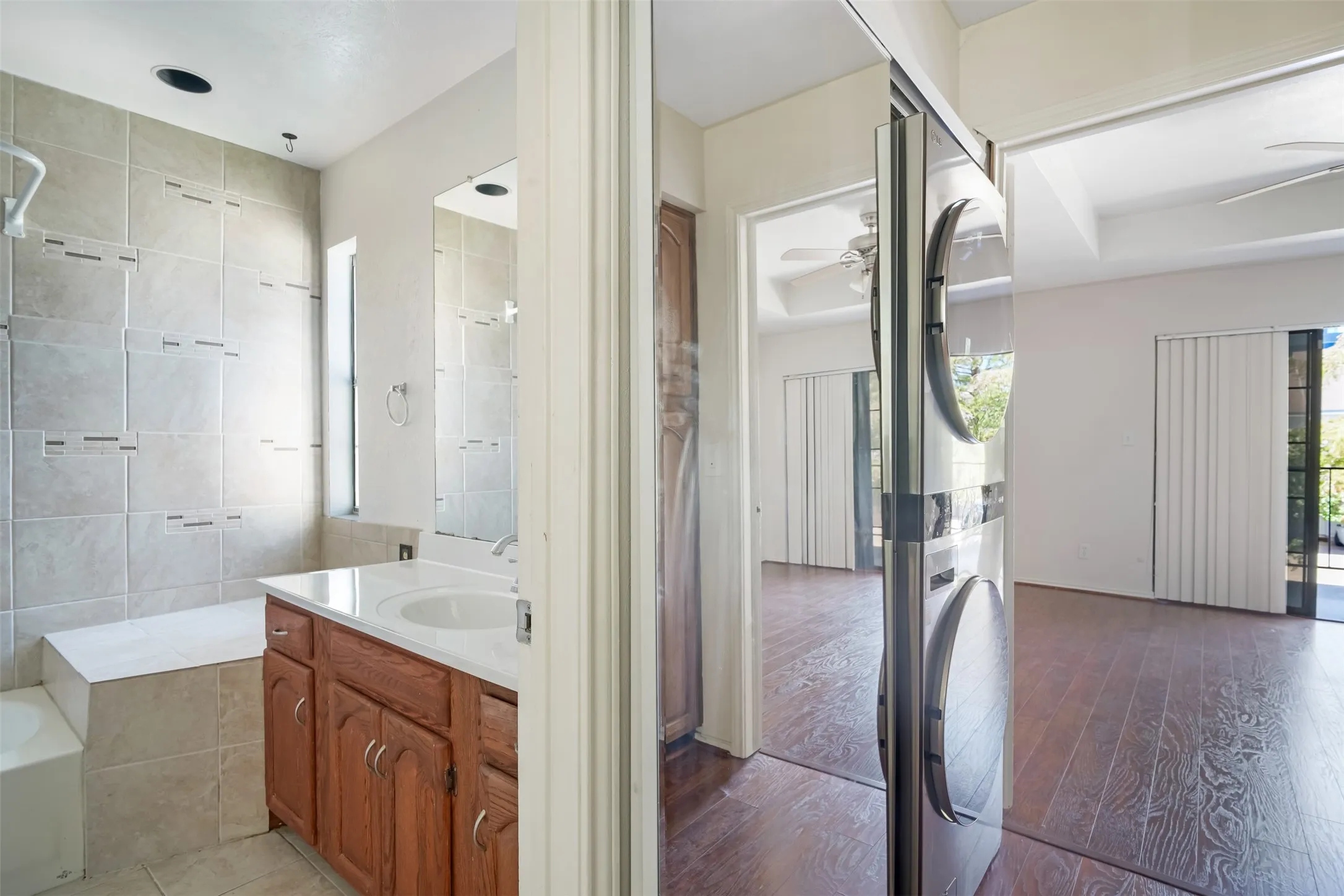 Condominium For Rent in Dallas County , 5100 Verde Valley Lane 117, Dallas, Texas 75254, 2 Bedroom, 2 Bathroom, Garage spaces, 1,013 Sqft, built in 1982, mls#21377128, Real Estate Agent in Dallas, Homes For Rent in Dallas county, Homes For Rent in Dallas, Realtor in Dallas Texas, Real Estate Brokerage Independent Realty Texas, Luminita Cordes Realtor