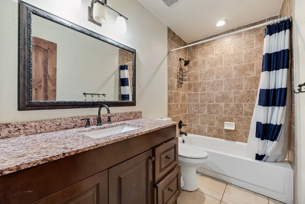 Single Family Residence For Sale in Denton County , 3220 Timberview Drive, Corinth, Texas 76210, 4 Bedroom, 2 Bathroom, 2 Garage spaces, 2,500 Sqft, built in 1985, mls#21379667, Real Estate Agent in Corinth, Homes For Sale in Denton county, Homes For Sale in Corinth, Realtor in Corinth Texas, Real Estate Brokerage Independent Realty Texas, Luminita Cordes Realtor