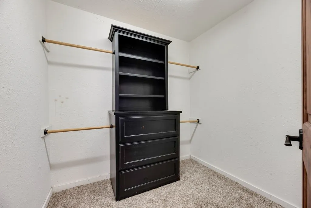 Single Family Residence For Sale in Denton County , 3220 Timberview Drive, Corinth, Texas 76210, 4 Bedroom, 2 Bathroom, 2 Garage spaces, 2,500 Sqft, built in 1985, mls#21379667, Real Estate Agent in Corinth, Homes For Sale in Denton county, Homes For Sale in Corinth, Realtor in Corinth Texas, Real Estate Brokerage Independent Realty Texas, Luminita Cordes Realtor