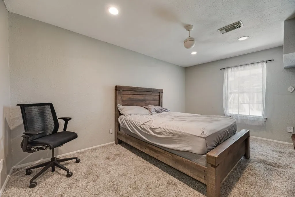 Single Family Residence For Sale in Denton County , 3220 Timberview Drive, Corinth, Texas 76210, 4 Bedroom, 2 Bathroom, 2 Garage spaces, 2,500 Sqft, built in 1985, mls#21379667, Real Estate Agent in Corinth, Homes For Sale in Denton county, Homes For Sale in Corinth, Realtor in Corinth Texas, Real Estate Brokerage Independent Realty Texas, Luminita Cordes Realtor