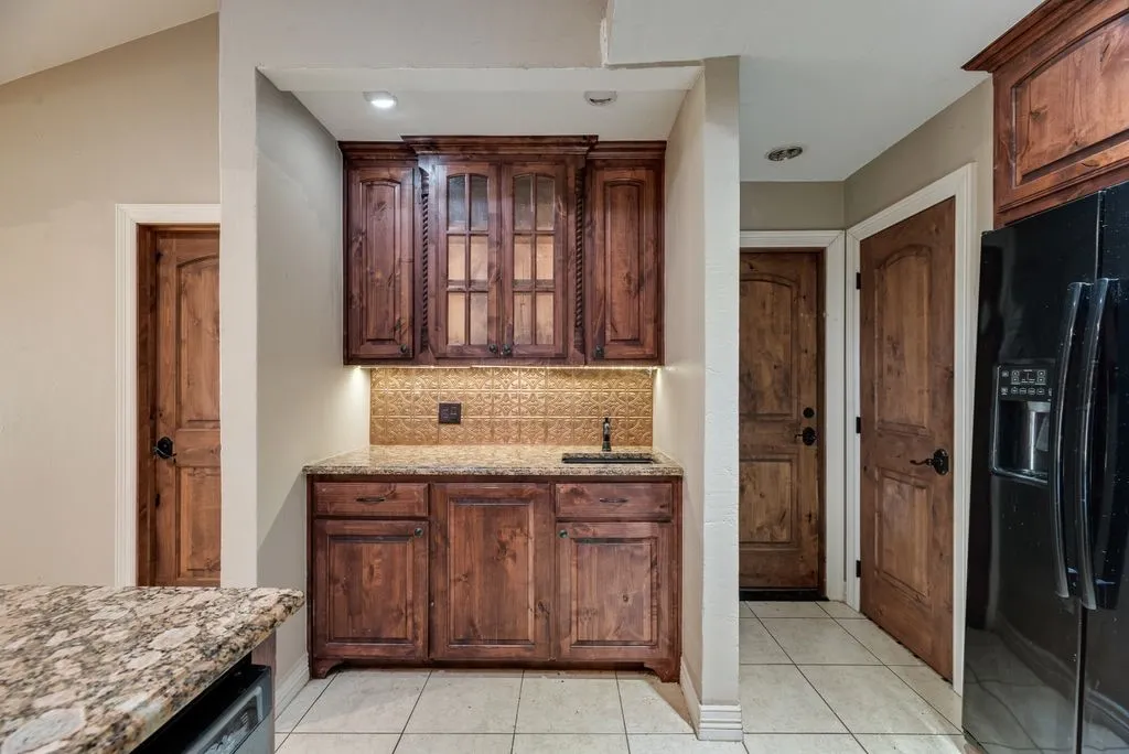 Single Family Residence For Sale in Denton County , 3220 Timberview Drive, Corinth, Texas 76210, 4 Bedroom, 2 Bathroom, 2 Garage spaces, 2,500 Sqft, built in 1985, mls#21379667, Real Estate Agent in Corinth, Homes For Sale in Denton county, Homes For Sale in Corinth, Realtor in Corinth Texas, Real Estate Brokerage Independent Realty Texas, Luminita Cordes Realtor