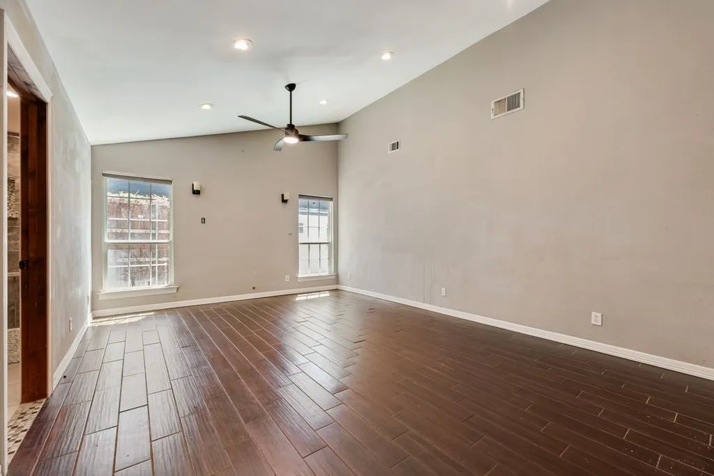 Single Family Residence For Sale in Denton County , 3220 Timberview Drive, Corinth, Texas 76210, 4 Bedroom, 2 Bathroom, 2 Garage spaces, 2,500 Sqft, built in 1985, mls#21379667, Real Estate Agent in Corinth, Homes For Sale in Denton county, Homes For Sale in Corinth, Realtor in Corinth Texas, Real Estate Brokerage Independent Realty Texas, Luminita Cordes Realtor
