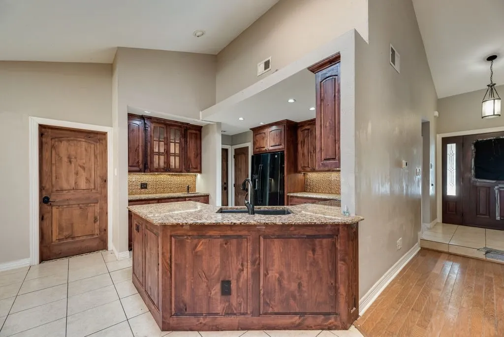 Single Family Residence For Sale in Denton County , 3220 Timberview Drive, Corinth, Texas 76210, 4 Bedroom, 2 Bathroom, 2 Garage spaces, 2,500 Sqft, built in 1985, mls#21379667, Real Estate Agent in Corinth, Homes For Sale in Denton county, Homes For Sale in Corinth, Realtor in Corinth Texas, Real Estate Brokerage Independent Realty Texas, Luminita Cordes Realtor