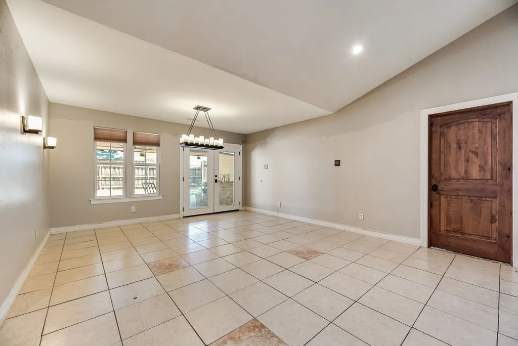 Single Family Residence For Sale in Denton County , 3220 Timberview Drive, Corinth, Texas 76210, 4 Bedroom, 2 Bathroom, 2 Garage spaces, 2,500 Sqft, built in 1985, mls#21379667, Real Estate Agent in Corinth, Homes For Sale in Denton county, Homes For Sale in Corinth, Realtor in Corinth Texas, Real Estate Brokerage Independent Realty Texas, Luminita Cordes Realtor