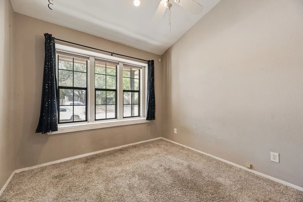 Single Family Residence For Sale in Denton County , 3220 Timberview Drive, Corinth, Texas 76210, 4 Bedroom, 2 Bathroom, 2 Garage spaces, 2,500 Sqft, built in 1985, mls#21379667, Real Estate Agent in Corinth, Homes For Sale in Denton county, Homes For Sale in Corinth, Realtor in Corinth Texas, Real Estate Brokerage Independent Realty Texas, Luminita Cordes Realtor