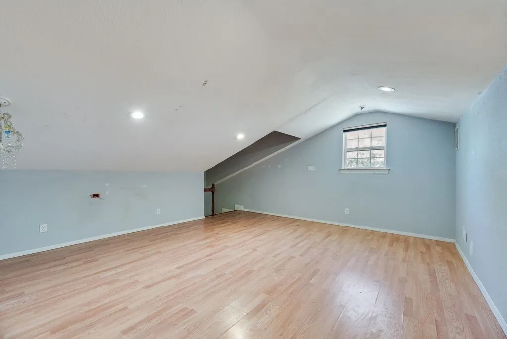 Single Family Residence For Sale in Denton County , 3220 Timberview Drive, Corinth, Texas 76210, 4 Bedroom, 2 Bathroom, 2 Garage spaces, 2,500 Sqft, built in 1985, mls#21379667, Real Estate Agent in Corinth, Homes For Sale in Denton county, Homes For Sale in Corinth, Realtor in Corinth Texas, Real Estate Brokerage Independent Realty Texas, Luminita Cordes Realtor