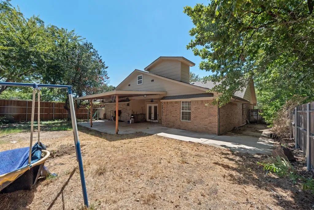 Single Family Residence For Sale in Denton County , 3220 Timberview Drive, Corinth, Texas 76210, 4 Bedroom, 2 Bathroom, 2 Garage spaces, 2,500 Sqft, built in 1985, mls#21379667, Real Estate Agent in Corinth, Homes For Sale in Denton county, Homes For Sale in Corinth, Realtor in Corinth Texas, Real Estate Brokerage Independent Realty Texas, Luminita Cordes Realtor
