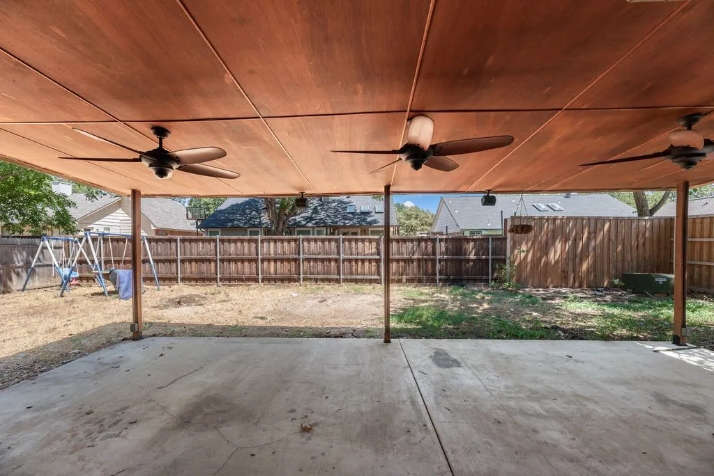 Single Family Residence For Sale in Denton County , 3220 Timberview Drive, Corinth, Texas 76210, 4 Bedroom, 2 Bathroom, 2 Garage spaces, 2,500 Sqft, built in 1985, mls#21379667, Real Estate Agent in Corinth, Homes For Sale in Denton county, Homes For Sale in Corinth, Realtor in Corinth Texas, Real Estate Brokerage Independent Realty Texas, Luminita Cordes Realtor