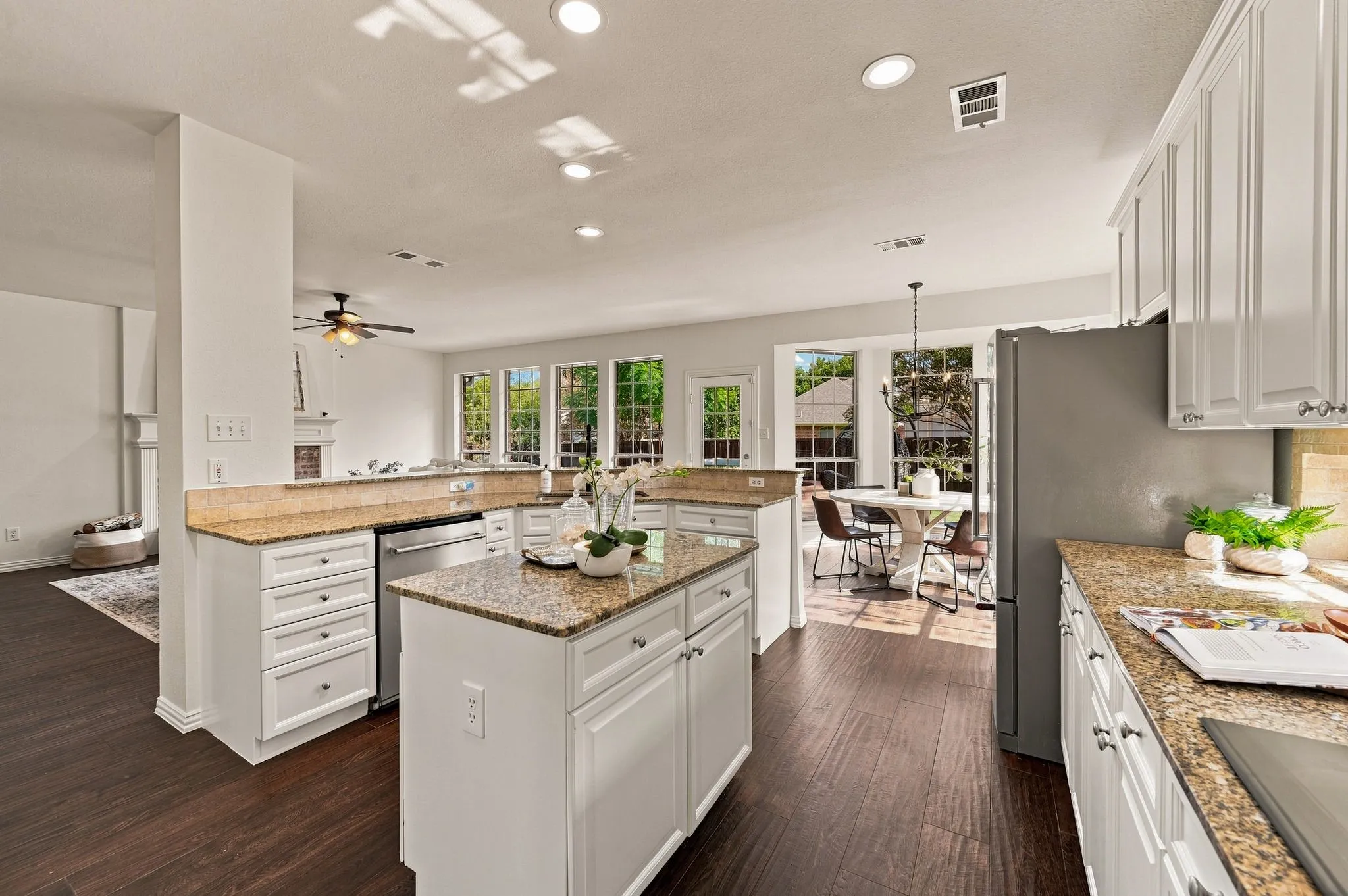 Single Family Residence For Sale in Denton County , 2201 Sagebrush Drive, Flower Mound, Texas 75028, 5 Bedroom, 4 Bathroom, 2 Garage spaces, 3,084 Sqft, built in 1994, mls#21378162, Real Estate Agent in Flower Mound, Homes For Sale in Denton county, Homes For Sale in Flower Mound, Realtor in Flower Mound Texas, Real Estate Brokerage Independent Realty Texas, Luminita Cordes Realtor