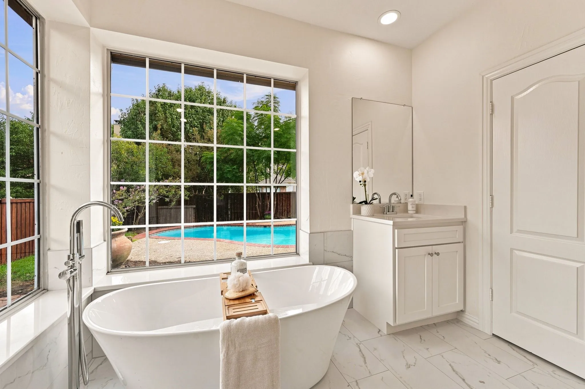 Single Family Residence For Sale in Denton County , 2201 Sagebrush Drive, Flower Mound, Texas 75028, 5 Bedroom, 4 Bathroom, 2 Garage spaces, 3,084 Sqft, built in 1994, mls#21378162, Real Estate Agent in Flower Mound, Homes For Sale in Denton county, Homes For Sale in Flower Mound, Realtor in Flower Mound Texas, Real Estate Brokerage Independent Realty Texas, Luminita Cordes Realtor