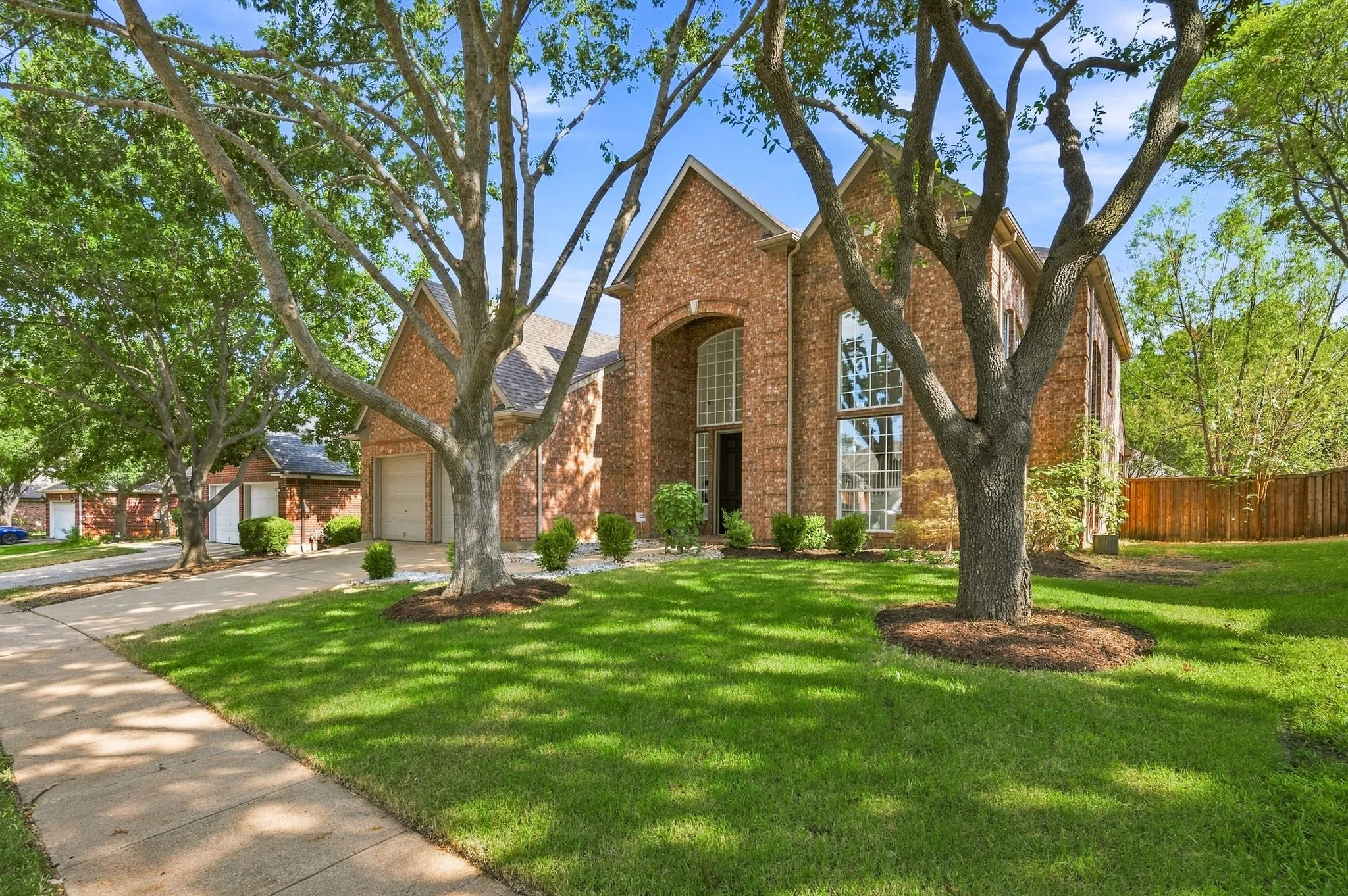 Single Family Residence For Sale in Denton County , 2201 Sagebrush Drive, Flower Mound, Texas 75028, 5 Bedroom, 4 Bathroom, 2 Garage spaces, 3,084 Sqft, built in 1994, mls#21378162, Real Estate Agent in Flower Mound, Homes For Sale in Denton county, Homes For Sale in Flower Mound, Realtor in Flower Mound Texas, Real Estate Brokerage Independent Realty Texas, Luminita Cordes Realtor