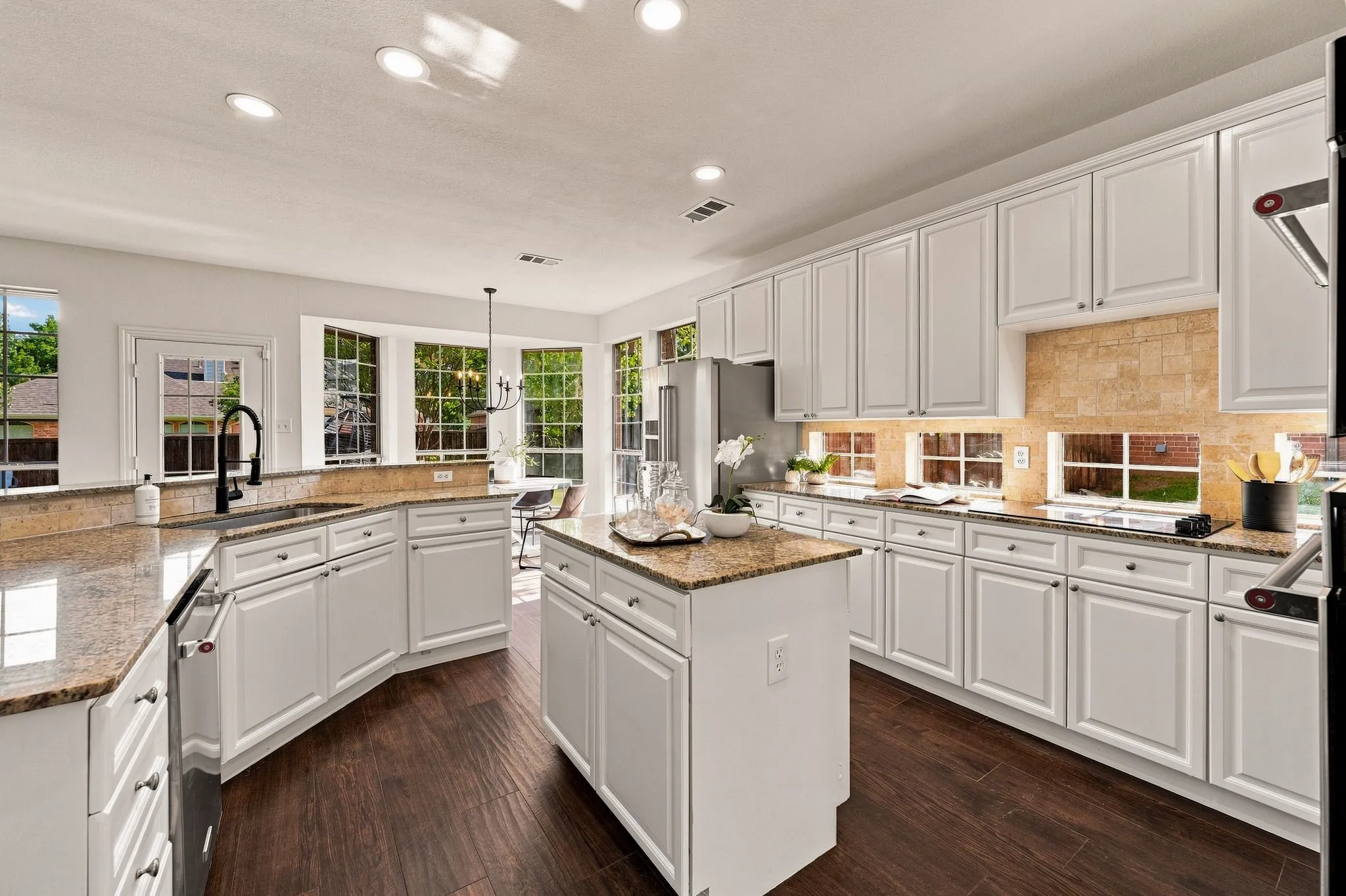 Single Family Residence For Sale in Denton County , 2201 Sagebrush Drive, Flower Mound, Texas 75028, 5 Bedroom, 4 Bathroom, 2 Garage spaces, 3,084 Sqft, built in 1994, mls#21378162, Real Estate Agent in Flower Mound, Homes For Sale in Denton county, Homes For Sale in Flower Mound, Realtor in Flower Mound Texas, Real Estate Brokerage Independent Realty Texas, Luminita Cordes Realtor
