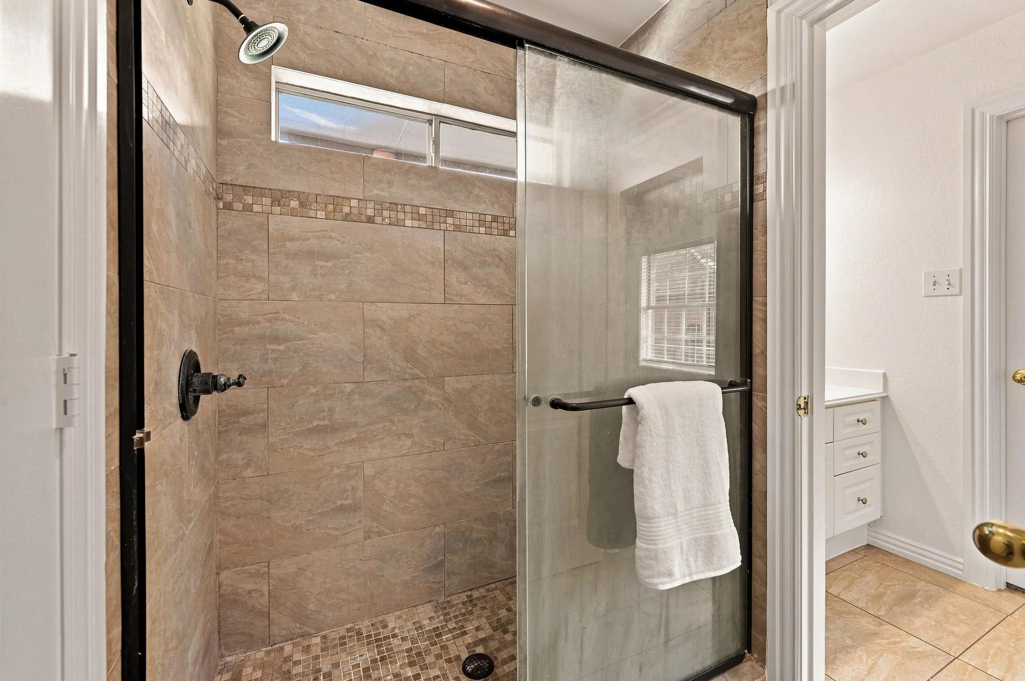 Single Family Residence For Sale in Denton County , 2201 Sagebrush Drive, Flower Mound, Texas 75028, 5 Bedroom, 4 Bathroom, 2 Garage spaces, 3,084 Sqft, built in 1994, mls#21378162, Real Estate Agent in Flower Mound, Homes For Sale in Denton county, Homes For Sale in Flower Mound, Realtor in Flower Mound Texas, Real Estate Brokerage Independent Realty Texas, Luminita Cordes Realtor