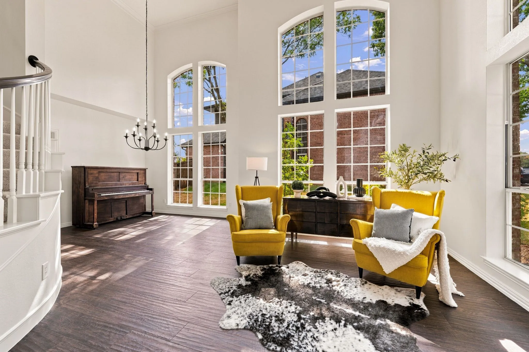 Single Family Residence For Sale in Denton County , 2201 Sagebrush Drive, Flower Mound, Texas 75028, 5 Bedroom, 4 Bathroom, 2 Garage spaces, 3,084 Sqft, built in 1994, mls#21378162, Real Estate Agent in Flower Mound, Homes For Sale in Denton county, Homes For Sale in Flower Mound, Realtor in Flower Mound Texas, Real Estate Brokerage Independent Realty Texas, Luminita Cordes Realtor