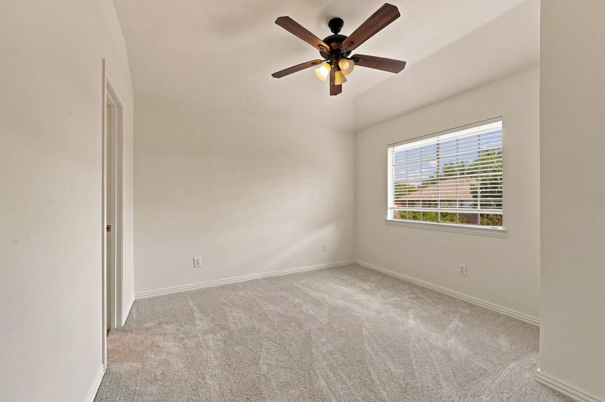 Single Family Residence For Sale in Denton County , 2201 Sagebrush Drive, Flower Mound, Texas 75028, 5 Bedroom, 4 Bathroom, 2 Garage spaces, 3,084 Sqft, built in 1994, mls#21378162, Real Estate Agent in Flower Mound, Homes For Sale in Denton county, Homes For Sale in Flower Mound, Realtor in Flower Mound Texas, Real Estate Brokerage Independent Realty Texas, Luminita Cordes Realtor