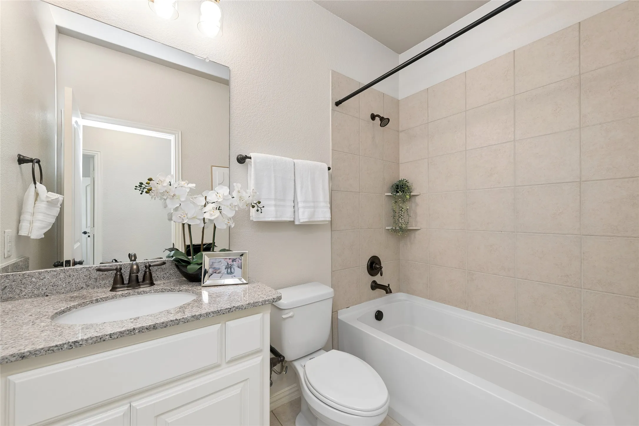 Townhouse For Sale in Dallas County , 643 Matthew Place, Richardson, Texas 75081, 2 Bedroom, 3 Bathroom, 2 Garage spaces, 1,301 Sqft, built in 2013, mls#21376399, Real Estate Agent in Richardson, Homes For Sale in Dallas county, Homes For Sale in Richardson, Realtor in Richardson Texas, Real Estate Brokerage Independent Realty Texas, Luminita Cordes Realtor