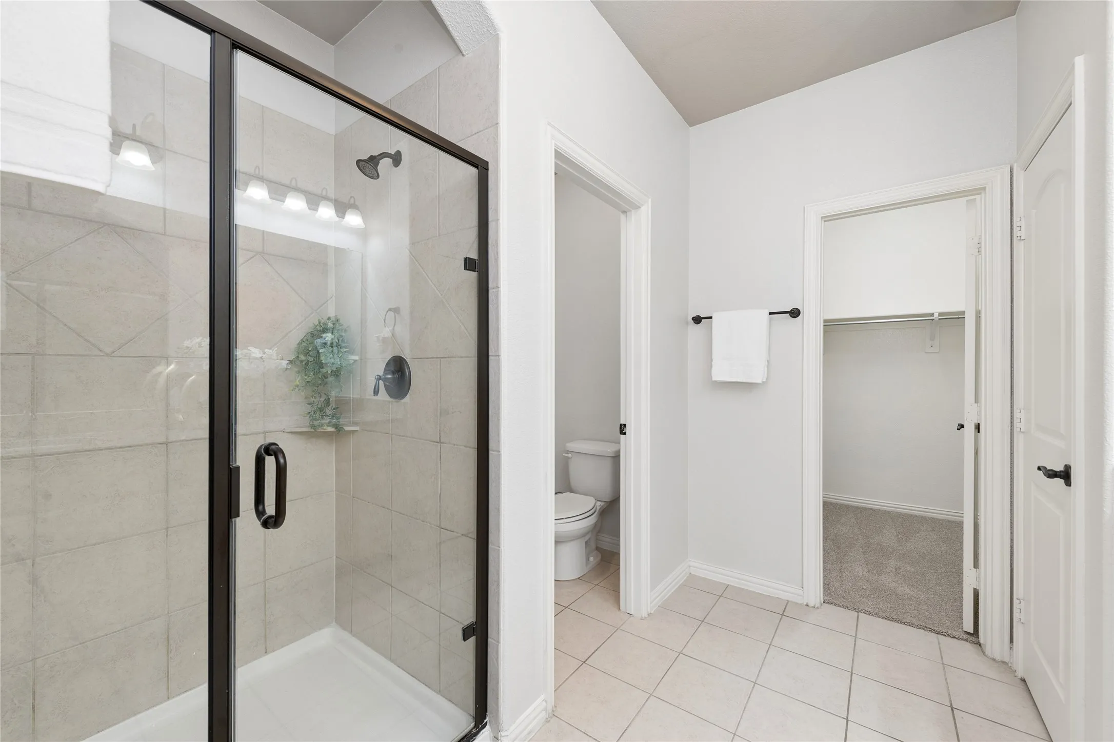 Townhouse For Sale in Dallas County , 643 Matthew Place, Richardson, Texas 75081, 2 Bedroom, 3 Bathroom, 2 Garage spaces, 1,301 Sqft, built in 2013, mls#21376399, Real Estate Agent in Richardson, Homes For Sale in Dallas county, Homes For Sale in Richardson, Realtor in Richardson Texas, Real Estate Brokerage Independent Realty Texas, Luminita Cordes Realtor