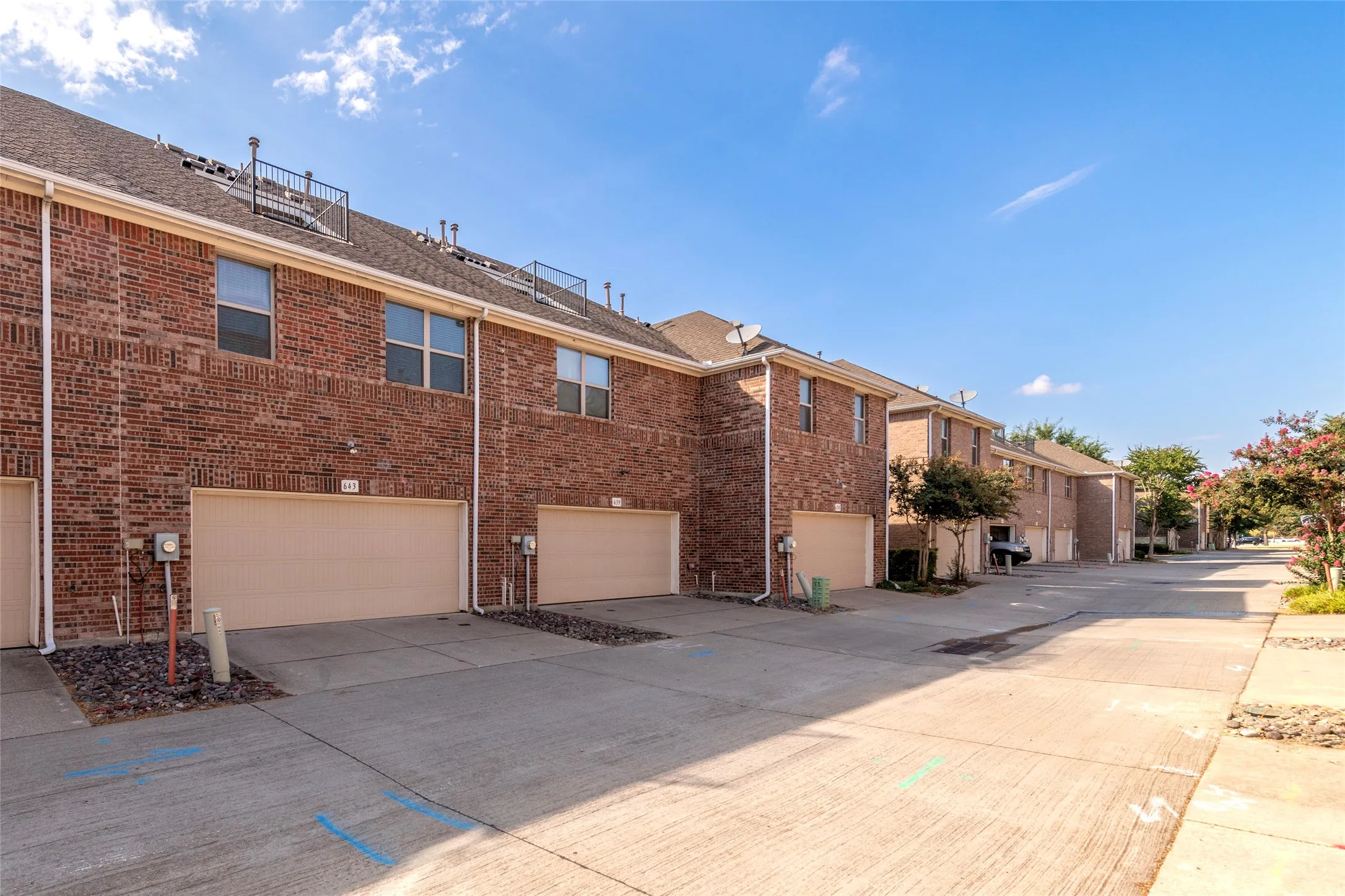 Townhouse For Sale in Dallas County , 643 Matthew Place, Richardson, Texas 75081, 2 Bedroom, 3 Bathroom, 2 Garage spaces, 1,301 Sqft, built in 2013, mls#21376399, Real Estate Agent in Richardson, Homes For Sale in Dallas county, Homes For Sale in Richardson, Realtor in Richardson Texas, Real Estate Brokerage Independent Realty Texas, Luminita Cordes Realtor
